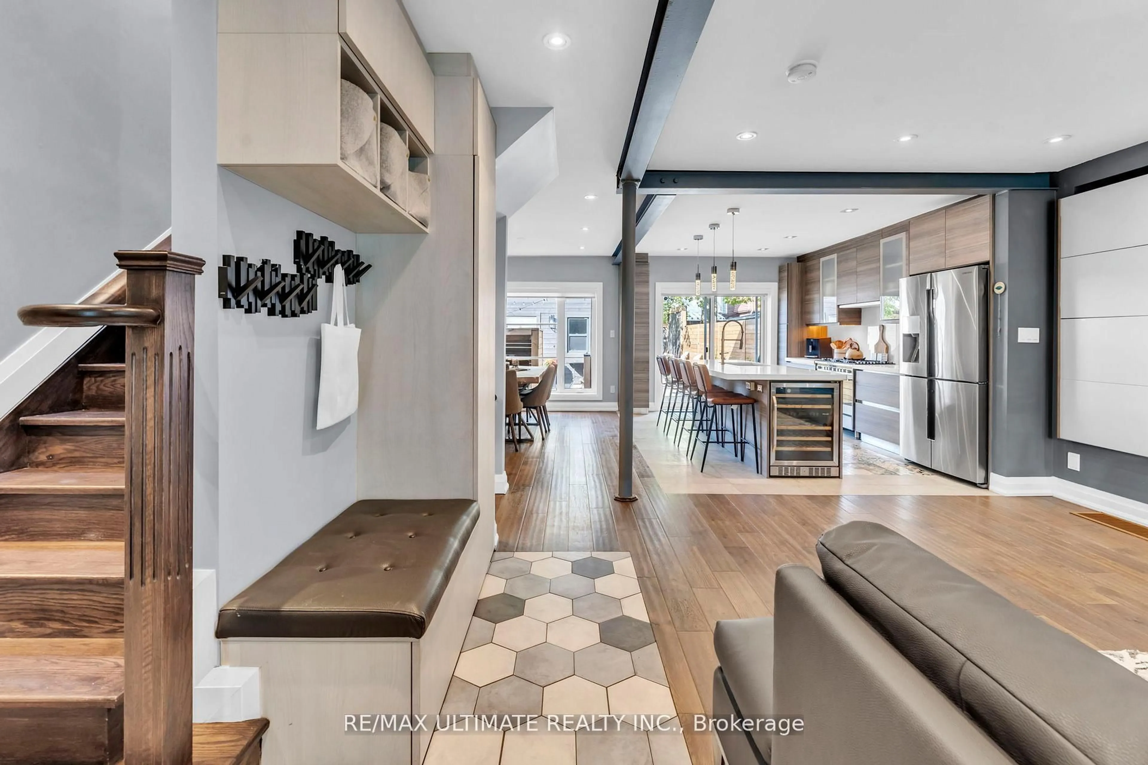 Open concept kitchen, unknown for 10 Oakdene Cres, Toronto Ontario M4J 4H9