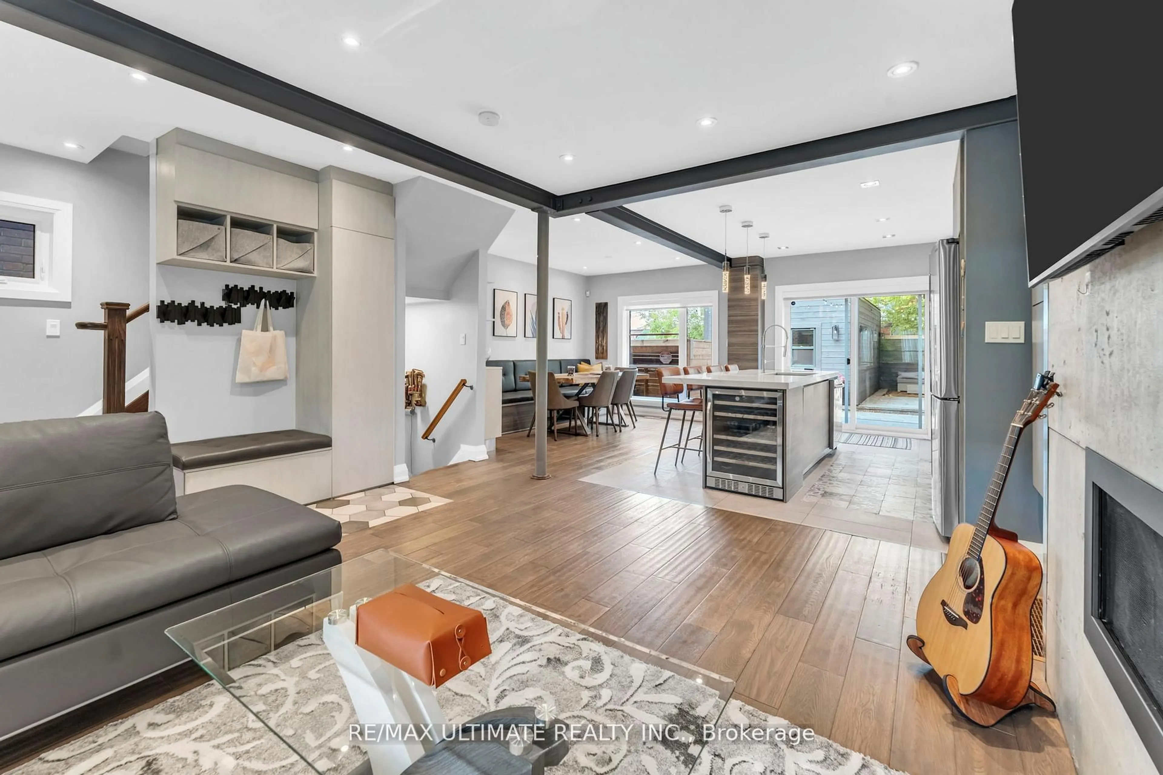 Open concept kitchen, unknown for 10 Oakdene Cres, Toronto Ontario M4J 4H9