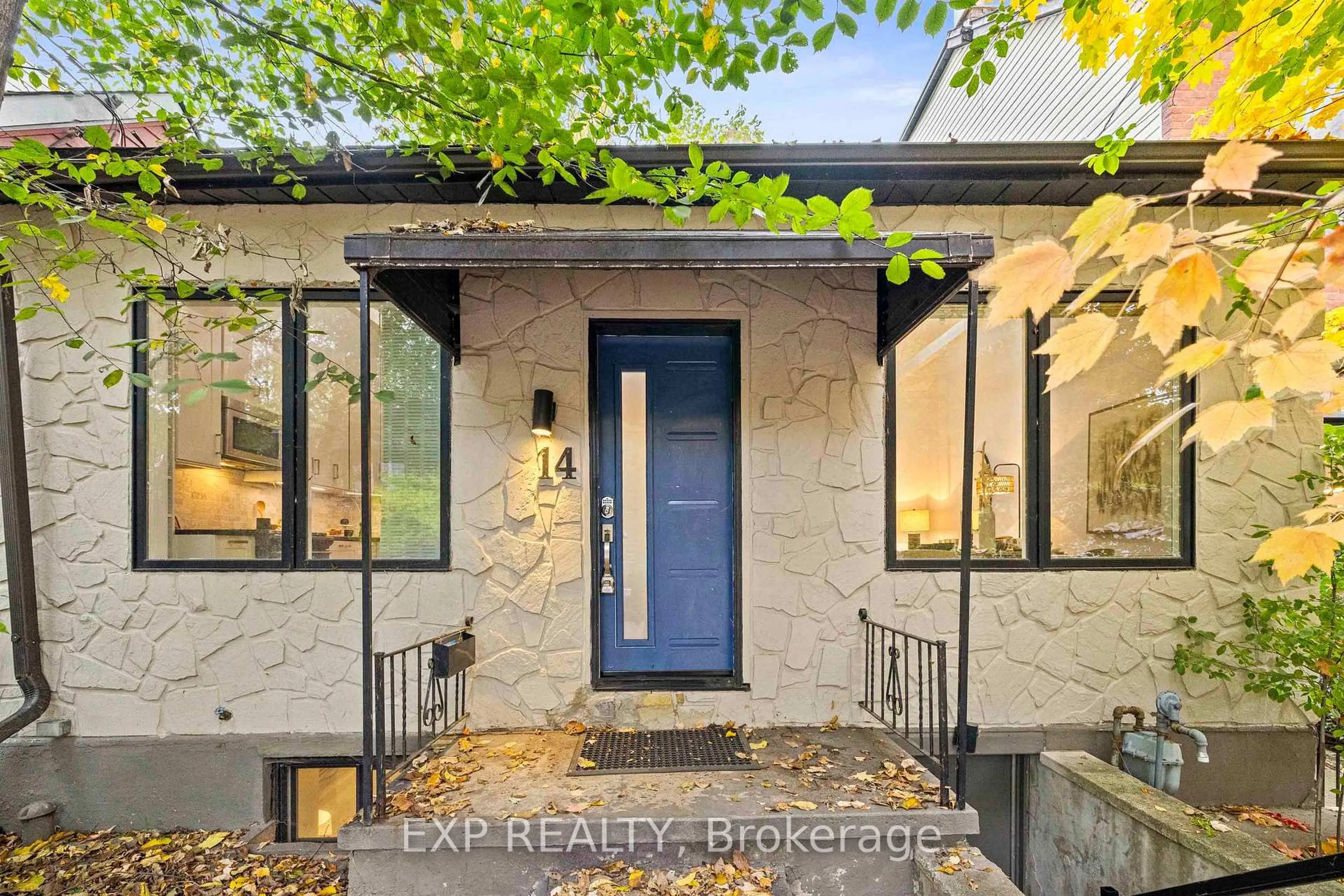 Indoor entryway for 14 Audley Ave, Toronto Ontario M4M 1P6