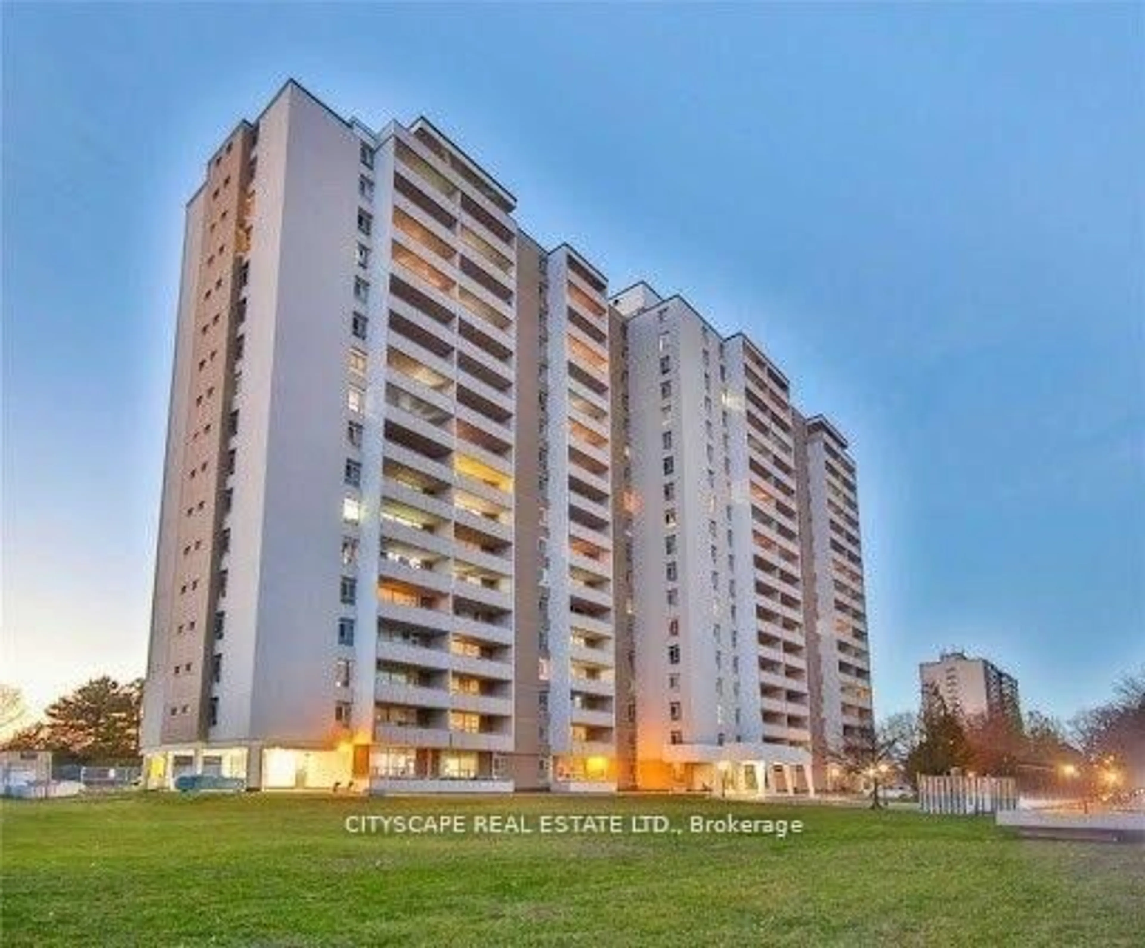 A pic from outside/outdoor area/front of a property/back of a property/a pic from drone, building for 2550 Pharmacy Ave #706, Toronto Ontario M1W 1H9