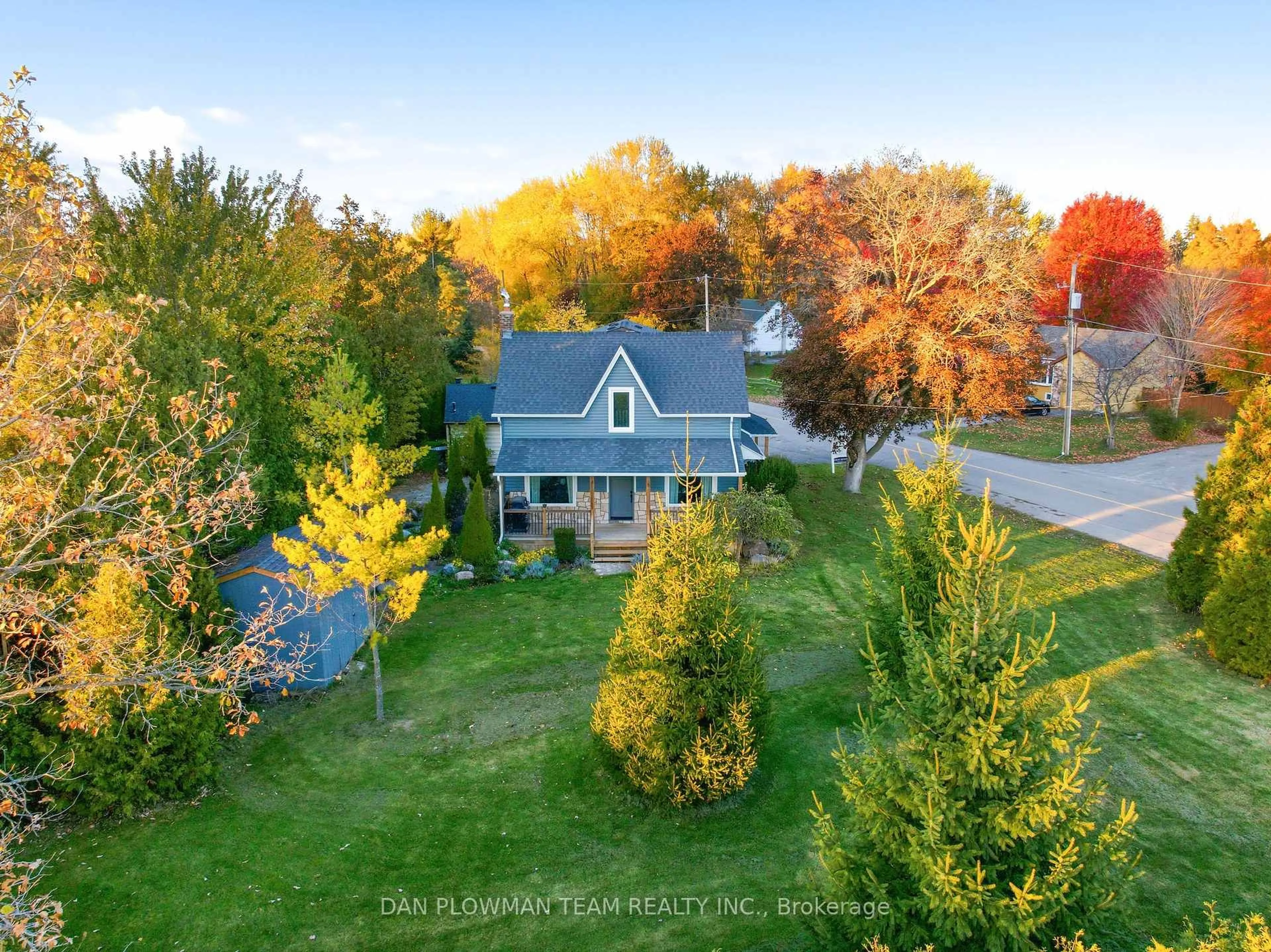 A pic from outside/outdoor area/front of a property/back of a property/a pic from drone, unknown for 2502 Rundle Rd, Clarington Ontario L1C 3K7
