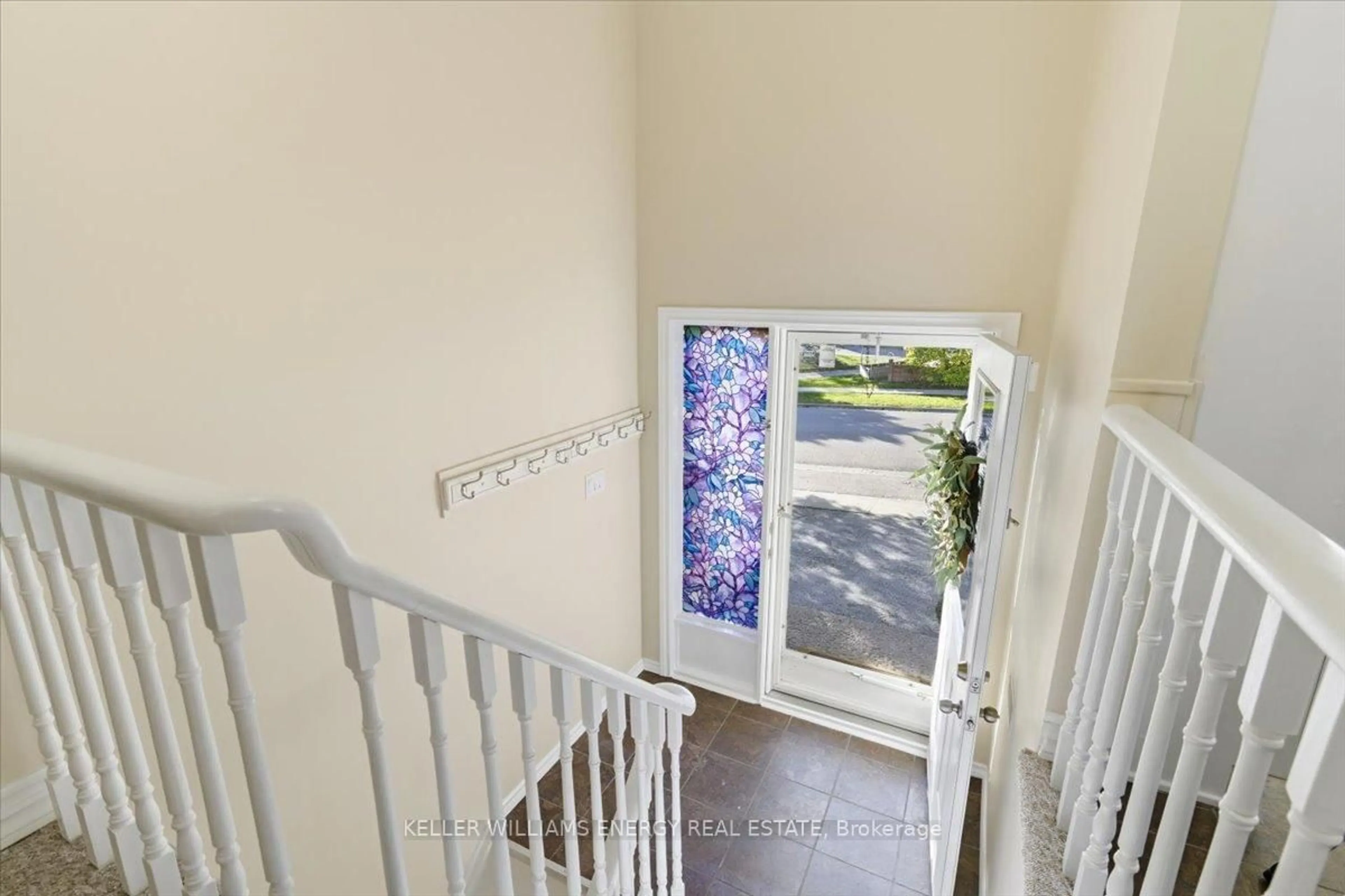 Unknown for 856 Roundelay Dr, Oshawa Ontario L1J 7T9