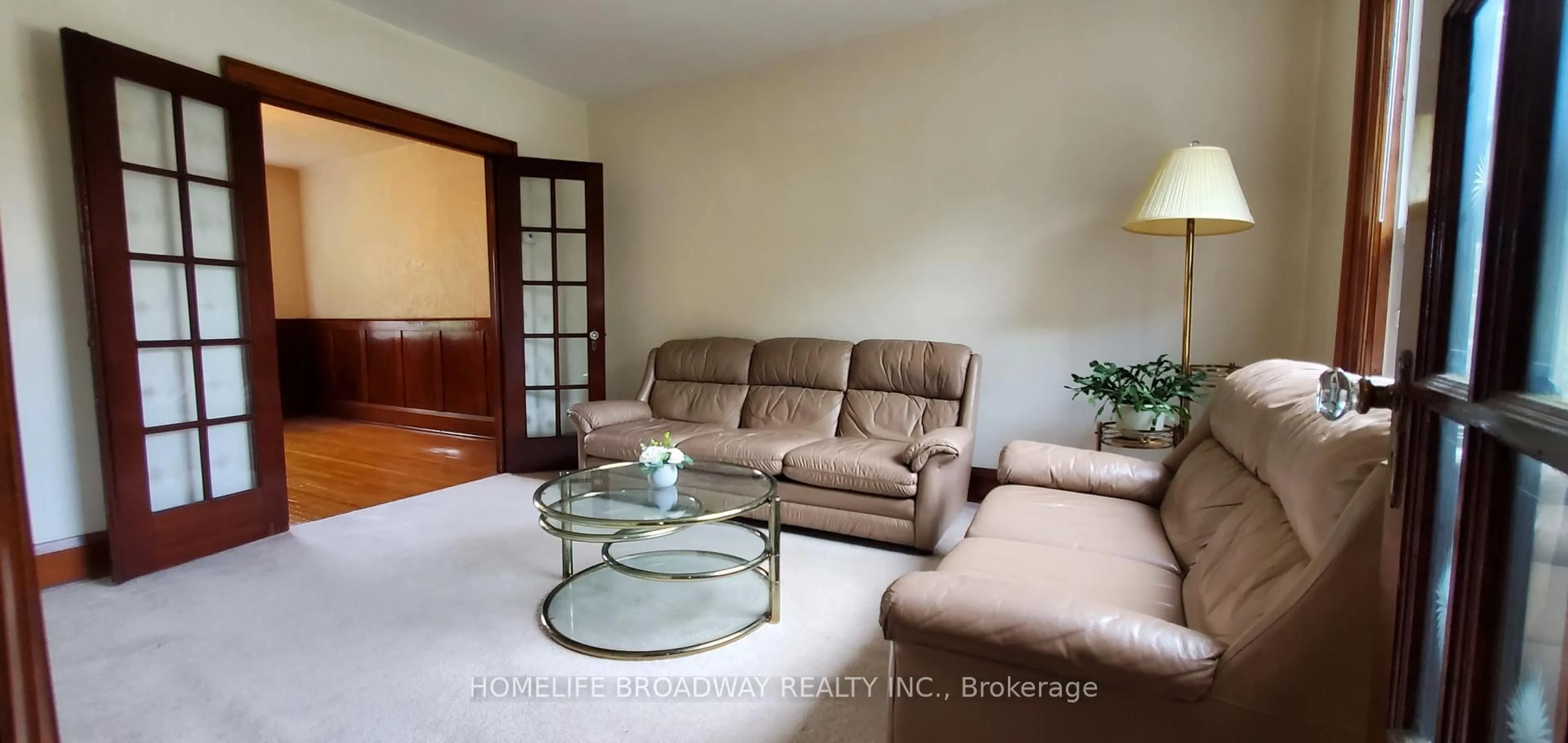 Living room with furniture, unknown for 223 Westwood Ave, Toronto Ontario M4J 2H3