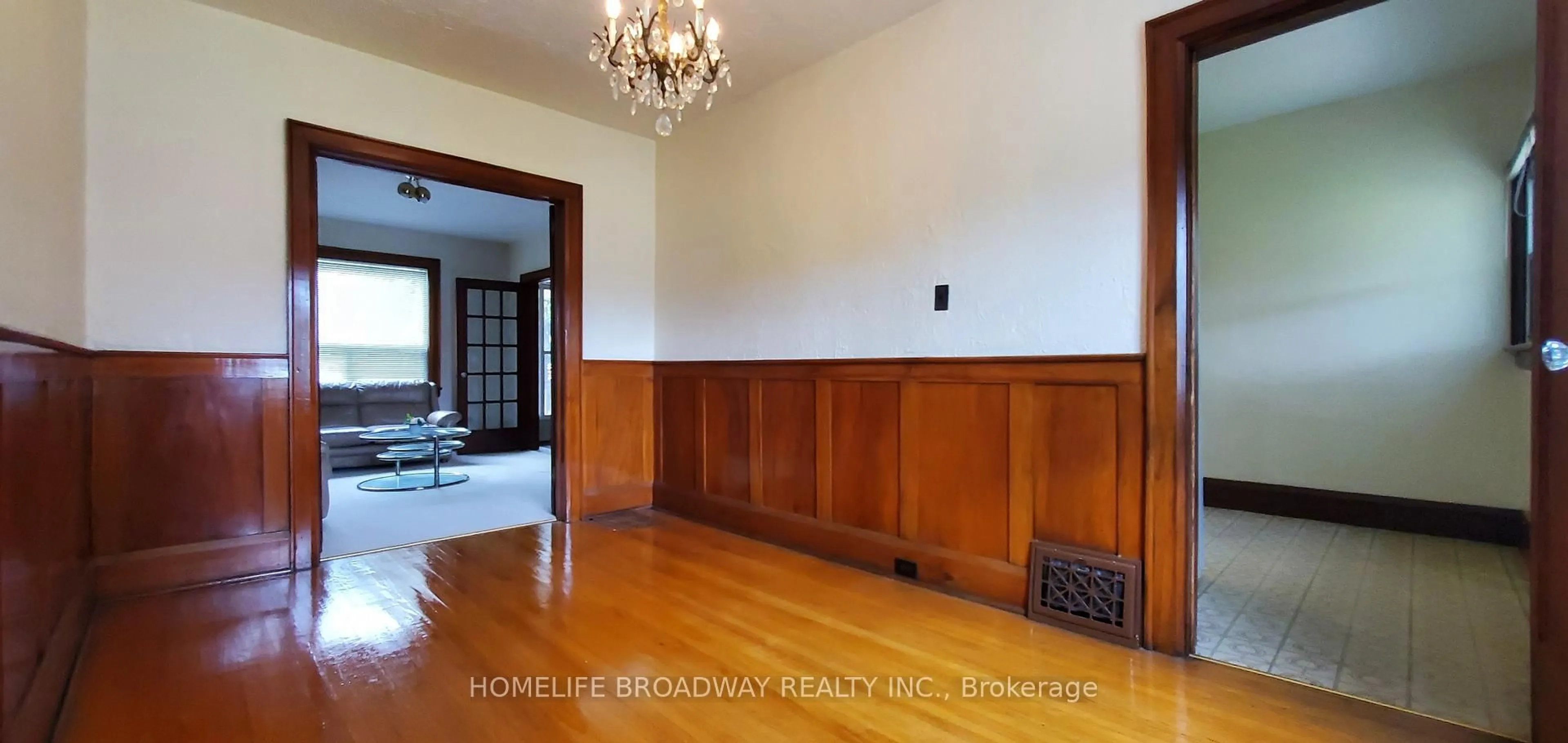 Indoor foyer for 223 Westwood Ave, Toronto Ontario M4J 2H3