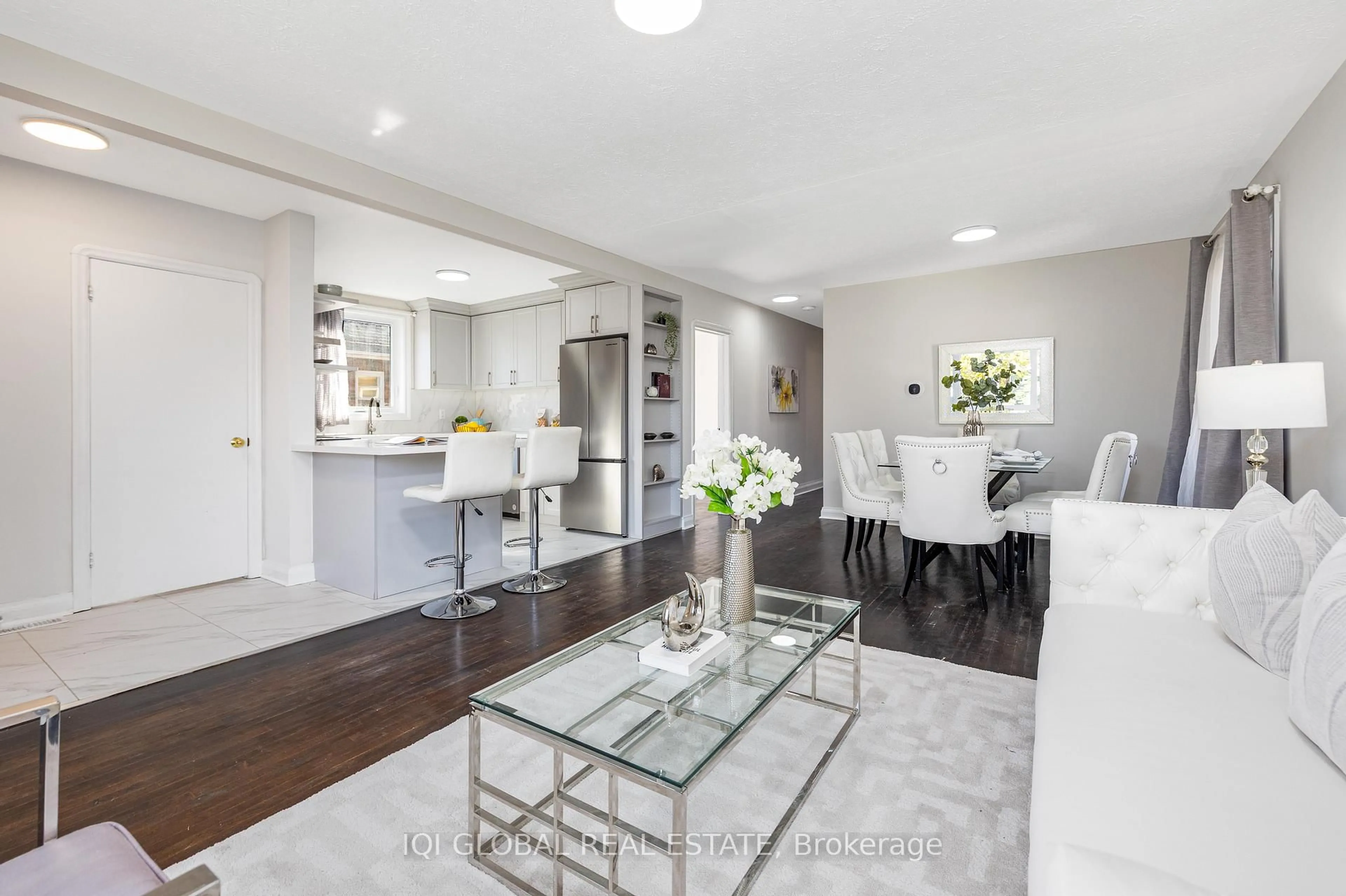 Open concept kitchen, unknown for 102 Central Park Blvd, Oshawa Ontario L1H 5W4