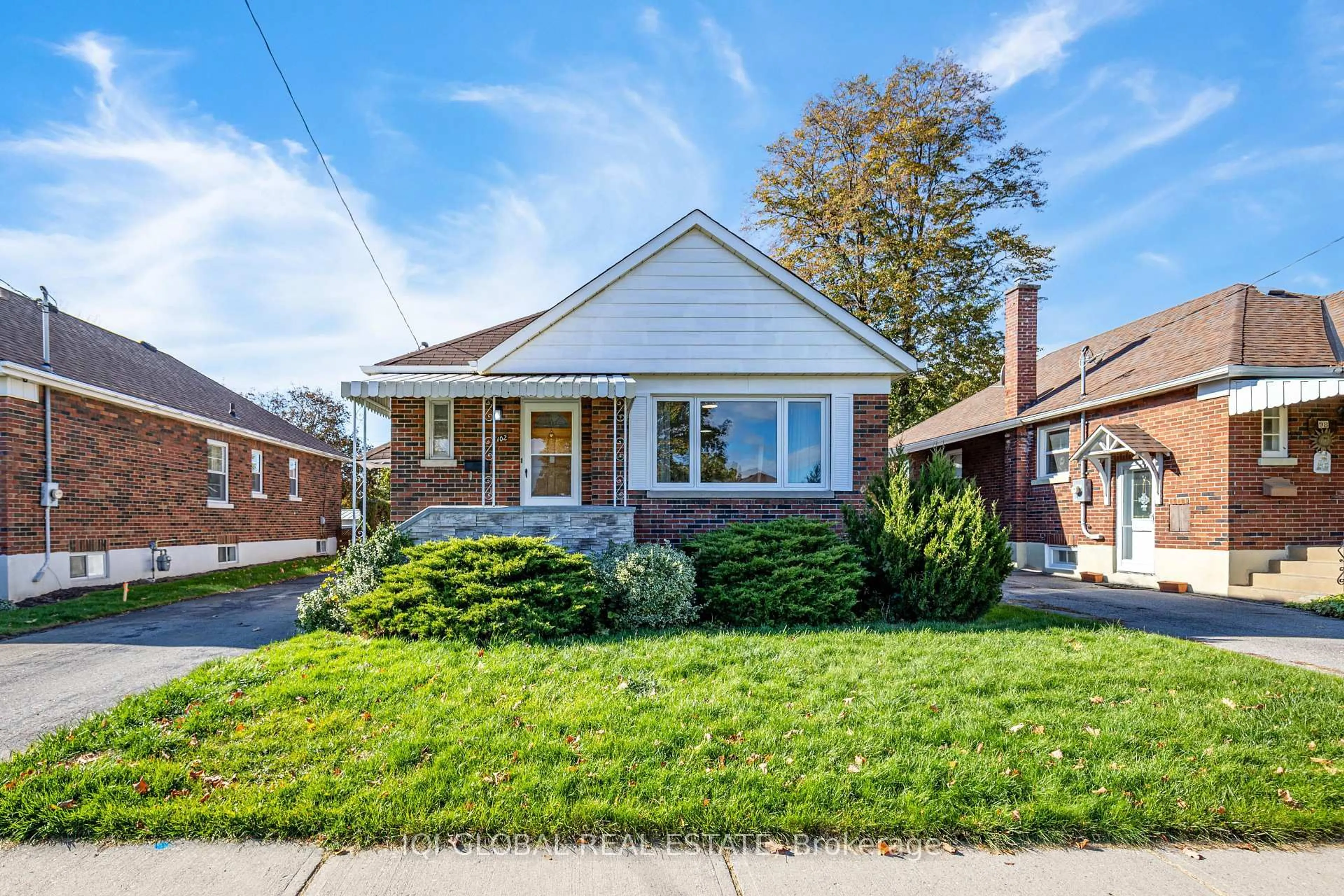 Home with brick exterior material, street for 102 Central Park Blvd, Oshawa Ontario L1H 5W4