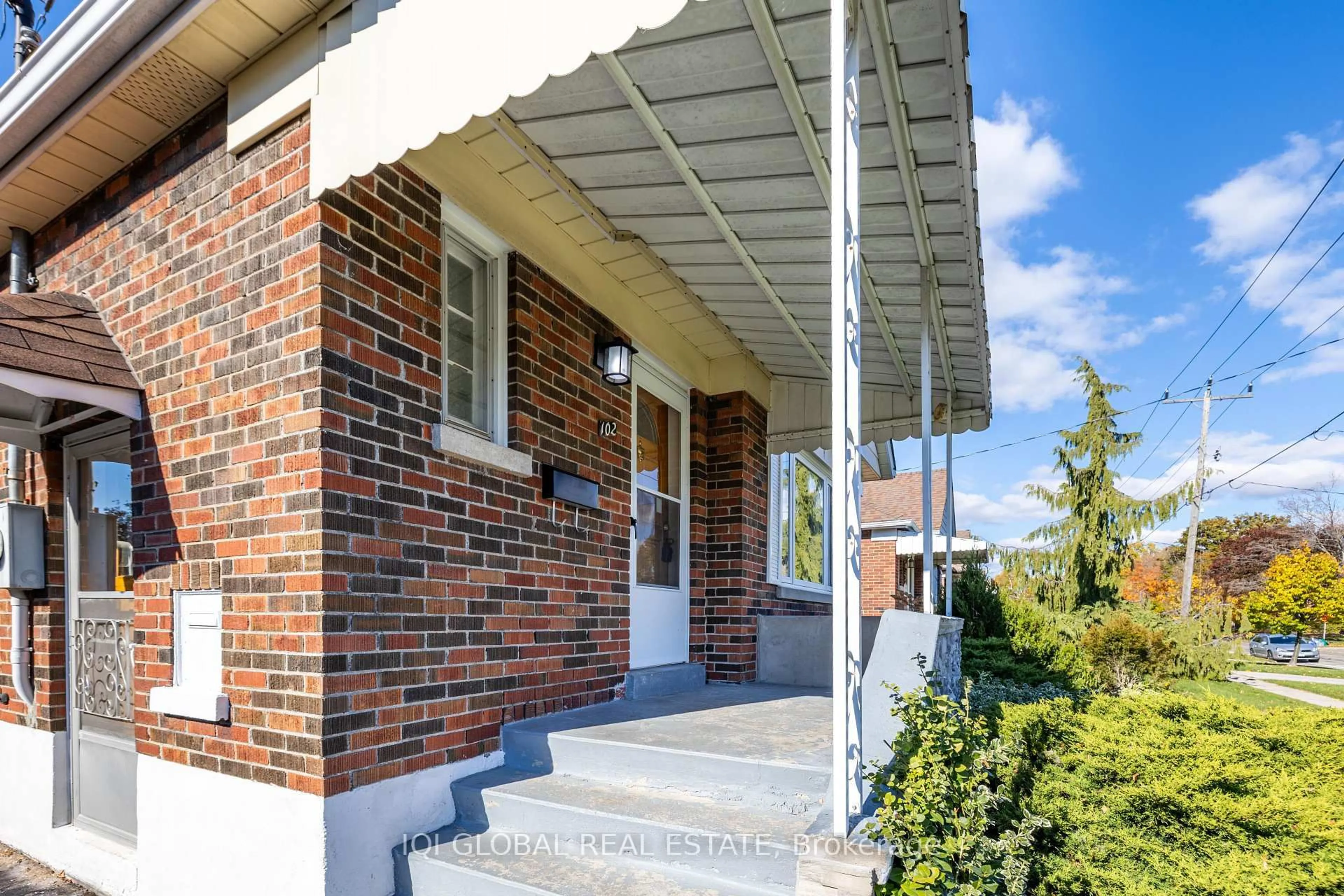 Home with brick exterior material, unknown for 102 Central Park Blvd, Oshawa Ontario L1H 5W4