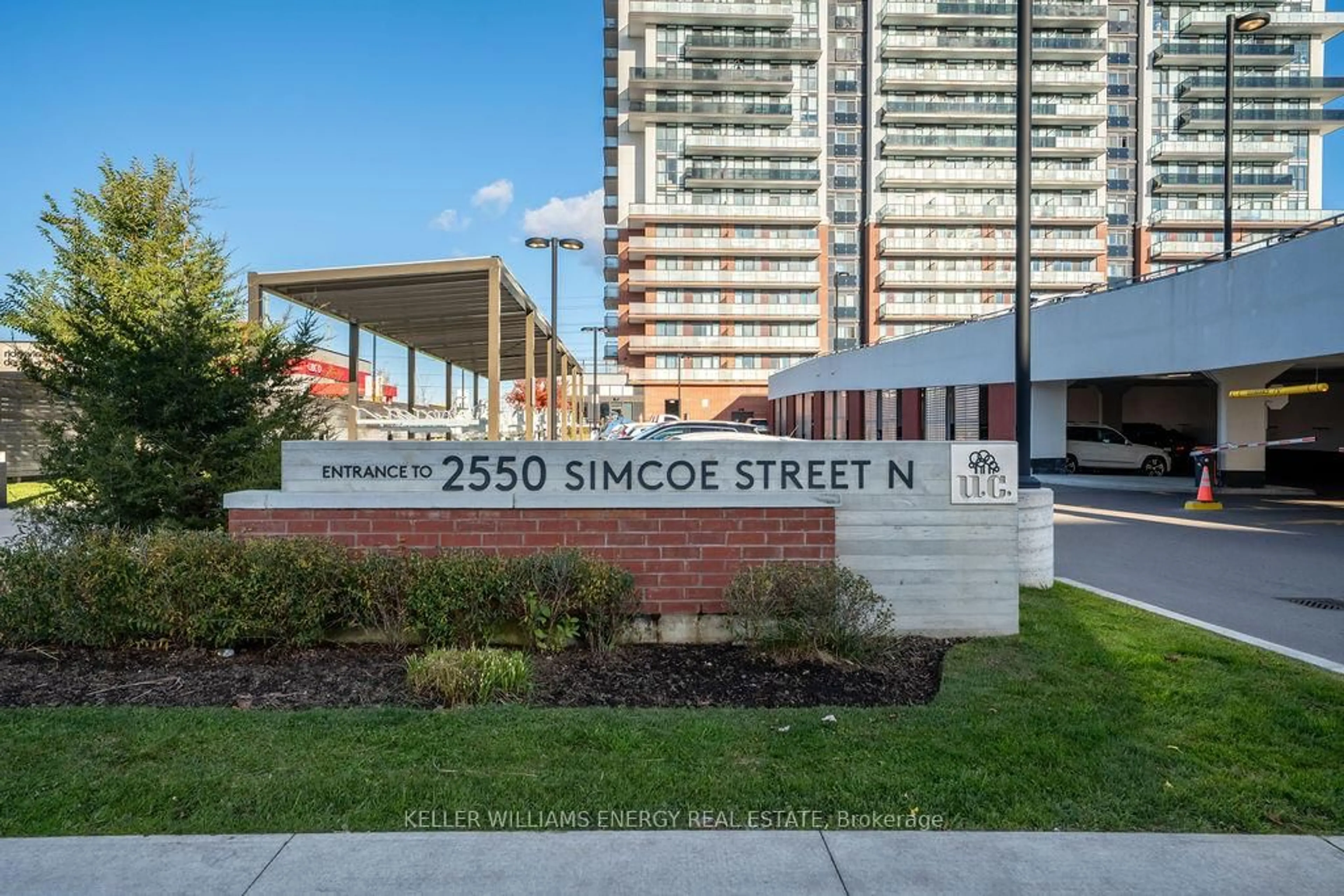 Patio, street for 2550 Simcoe St #2421, Oshawa Ontario L1L 0R5