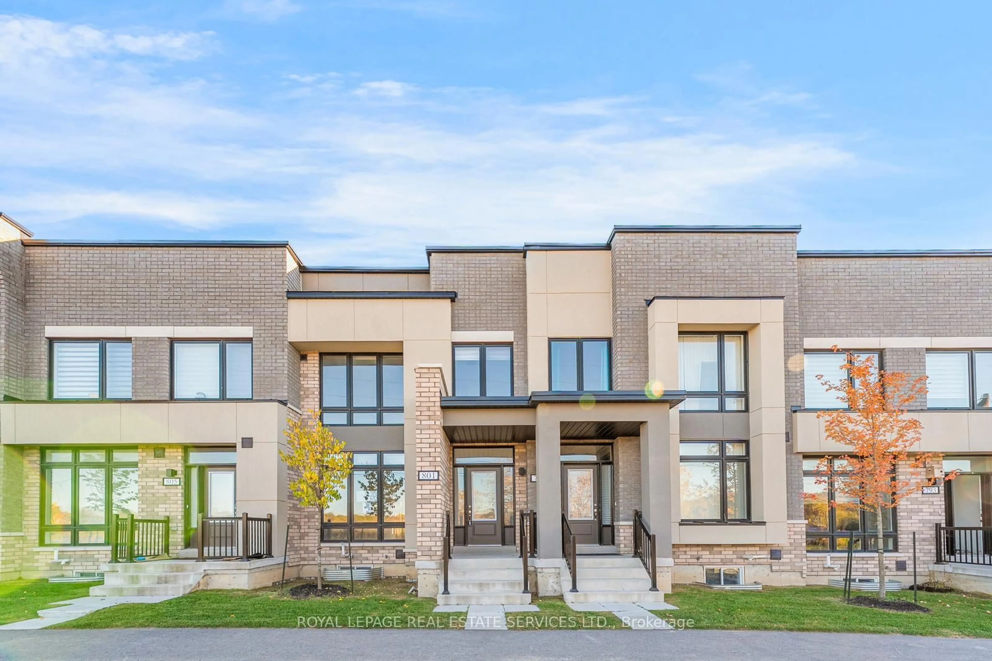 Home with brick exterior material, unknown for 801 Conlin Rd, Oshawa Ontario L1H 7K5