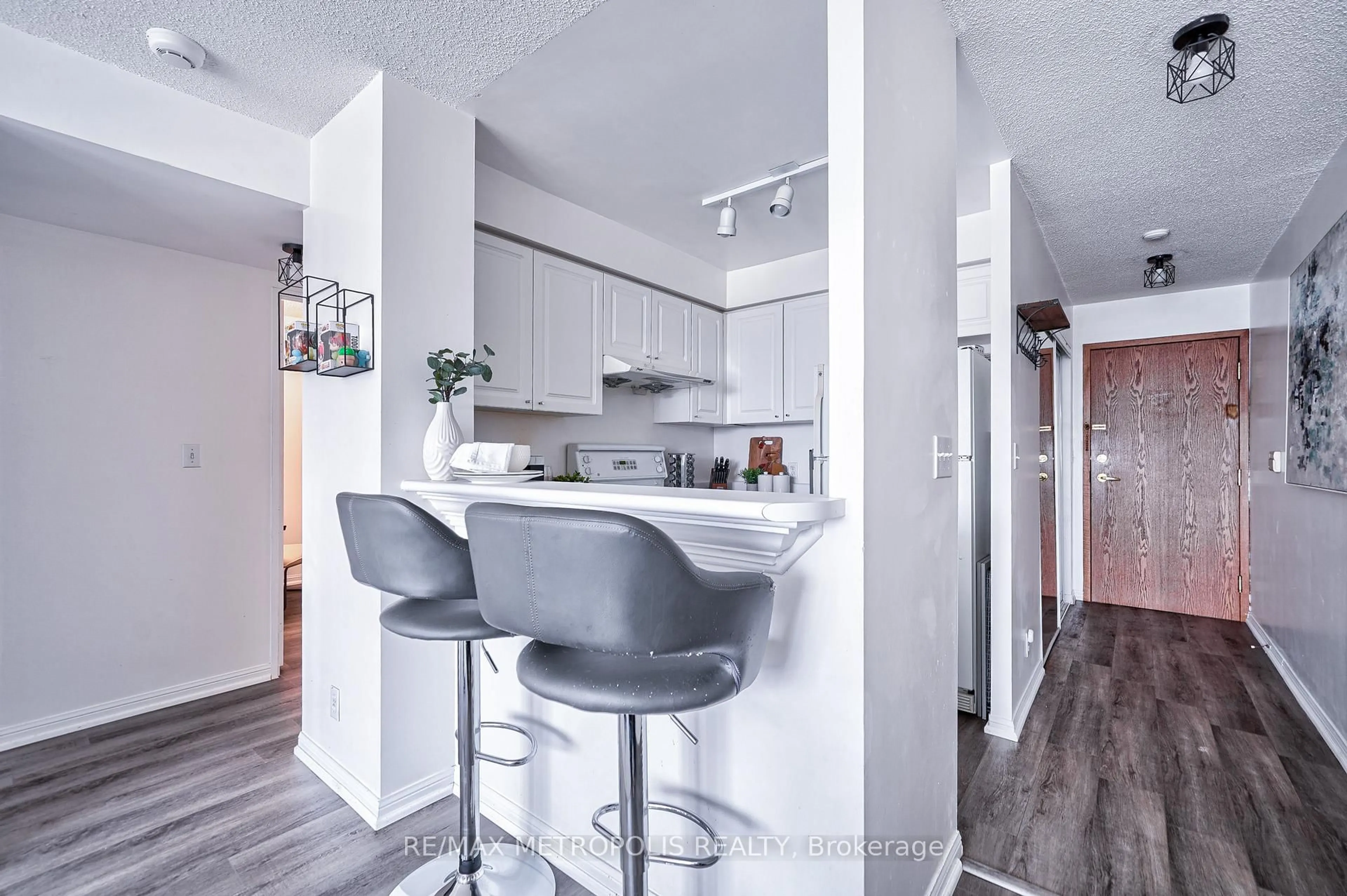 Open concept kitchen, unknown for 11 Lee Centre Dr #PH109, Toronto Ontario M1H 3J5
