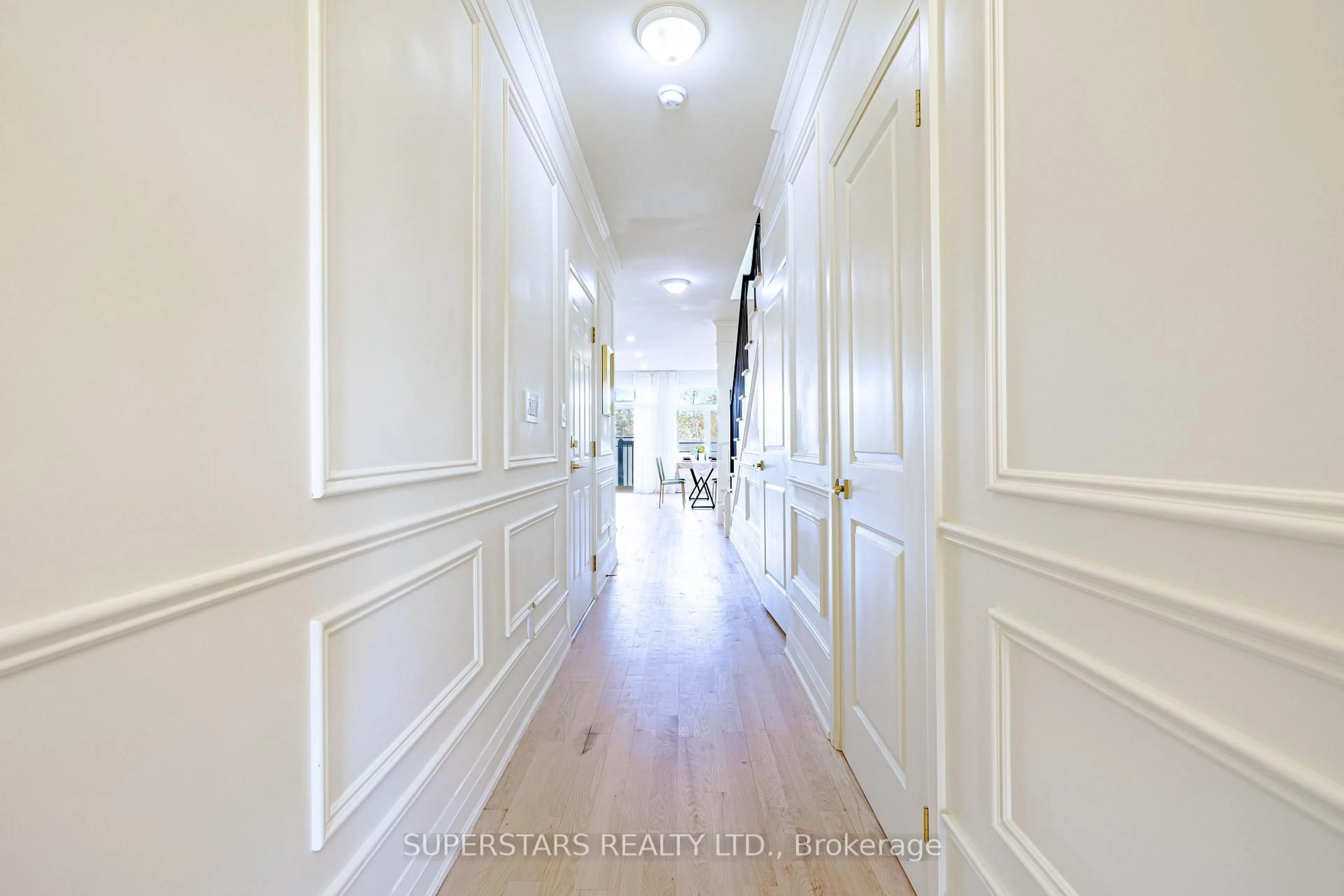 Indoor foyer for 56 Chelliah Crt, Toronto Ontario M1B 0E7