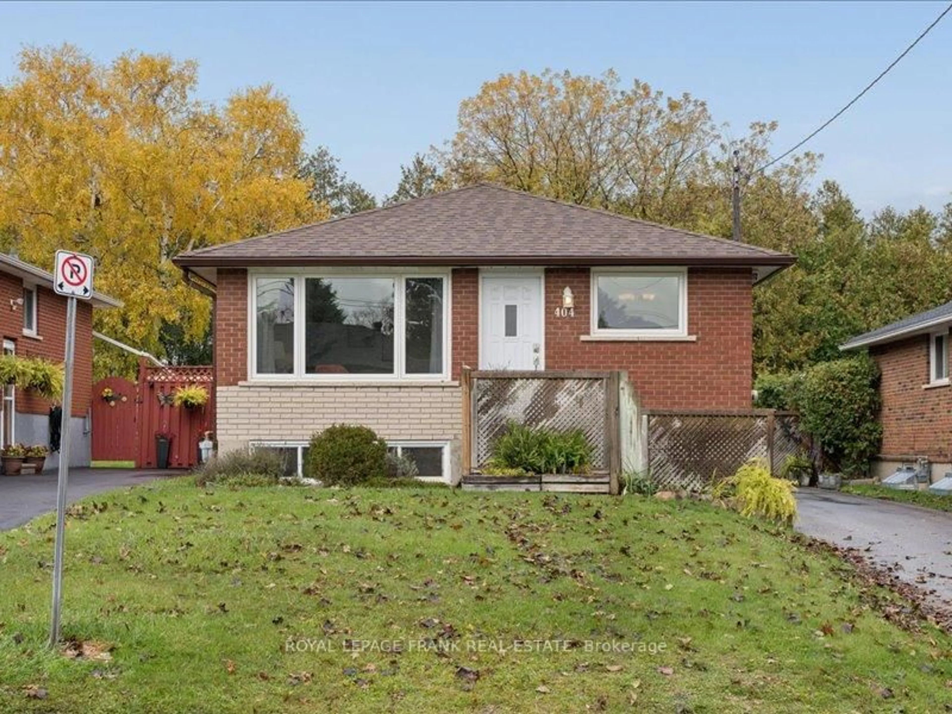 Home with brick exterior material, street for 404 Conant St, Oshawa Ontario L1H 3S6