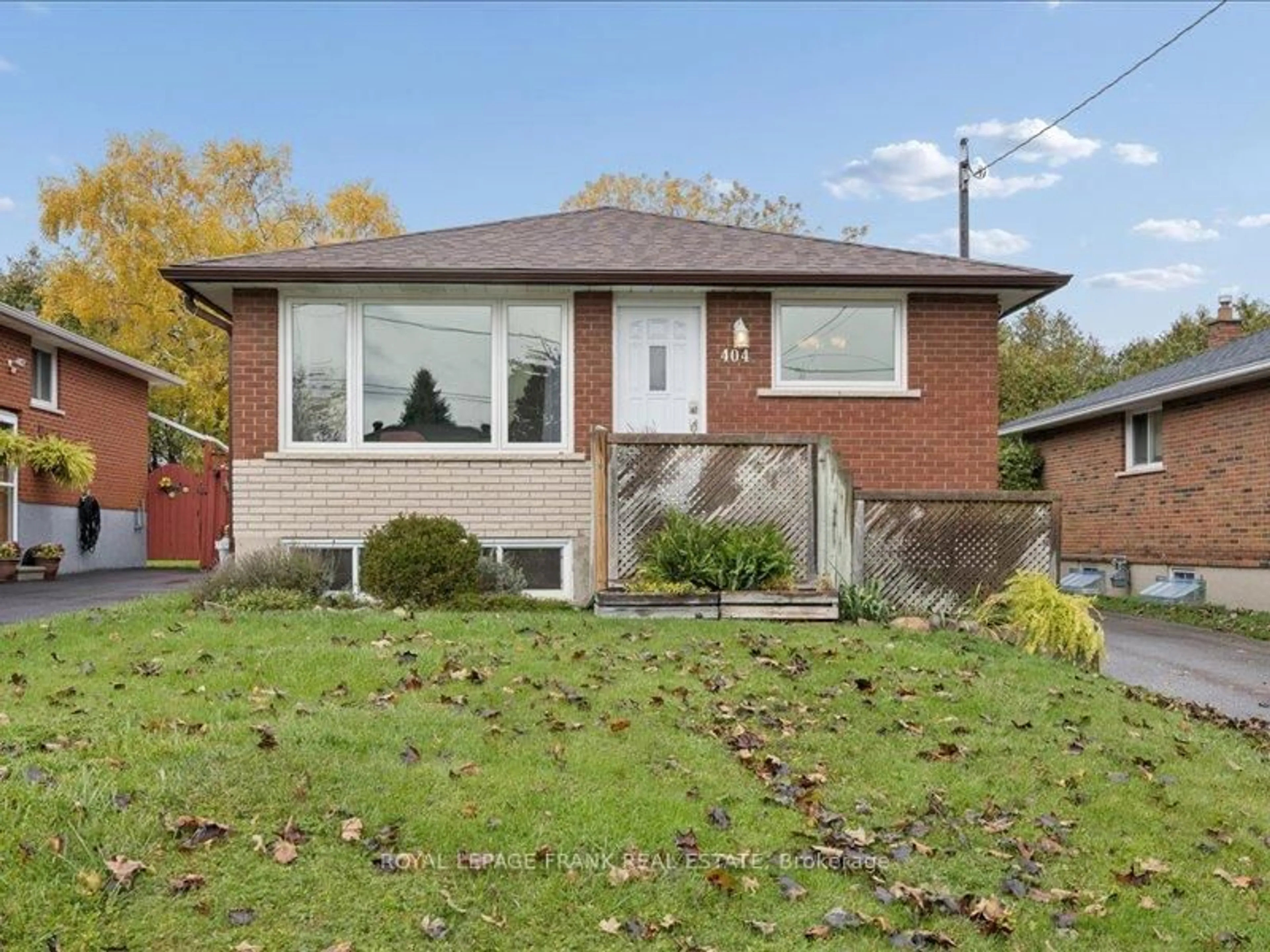 Home with brick exterior material, street for 404 Conant St, Oshawa Ontario L1H 3S6