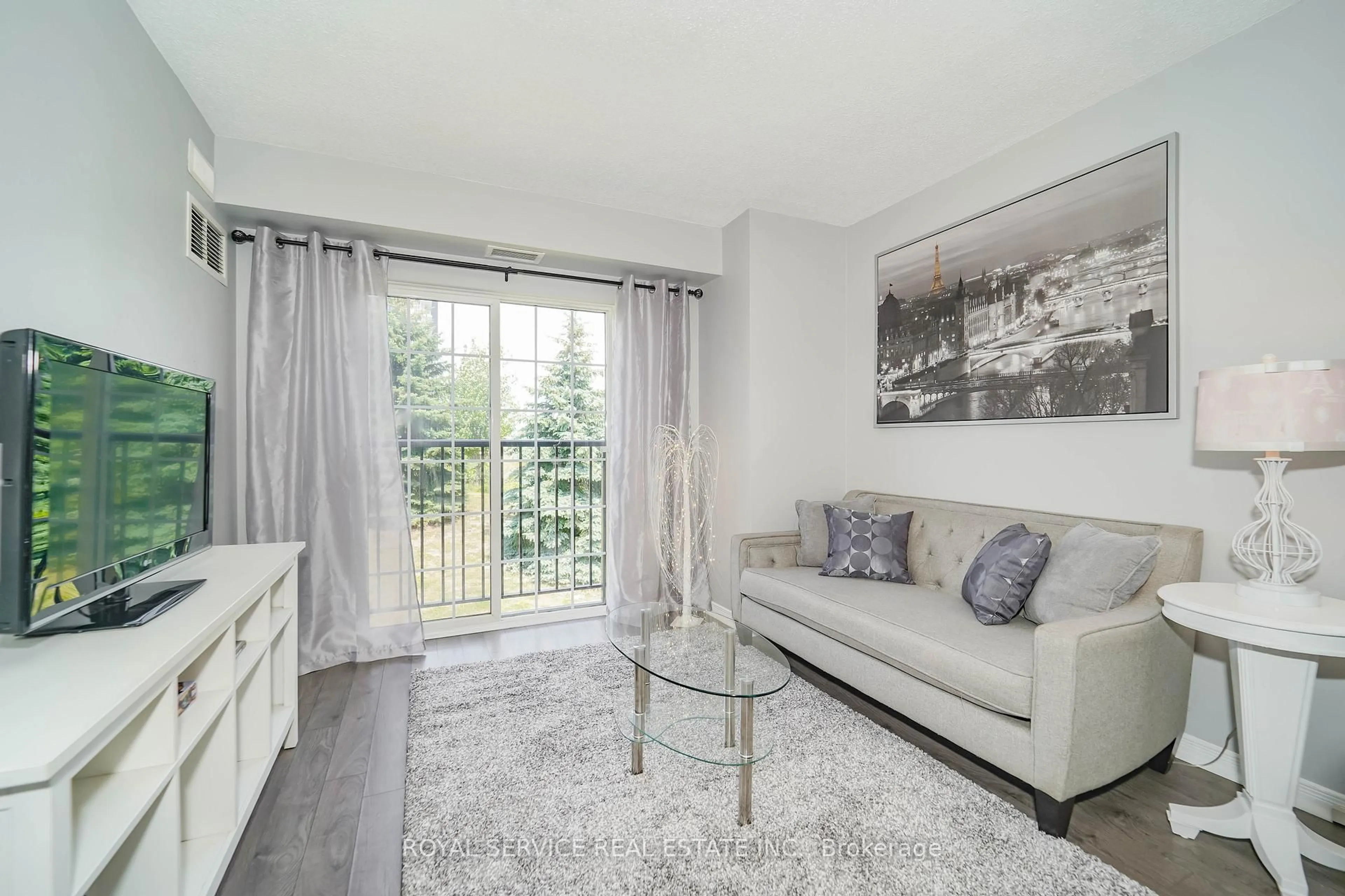 Living room with furniture, unknown for 90 Aspen Springs Dr #207, Clarington Ontario L1C 5N3