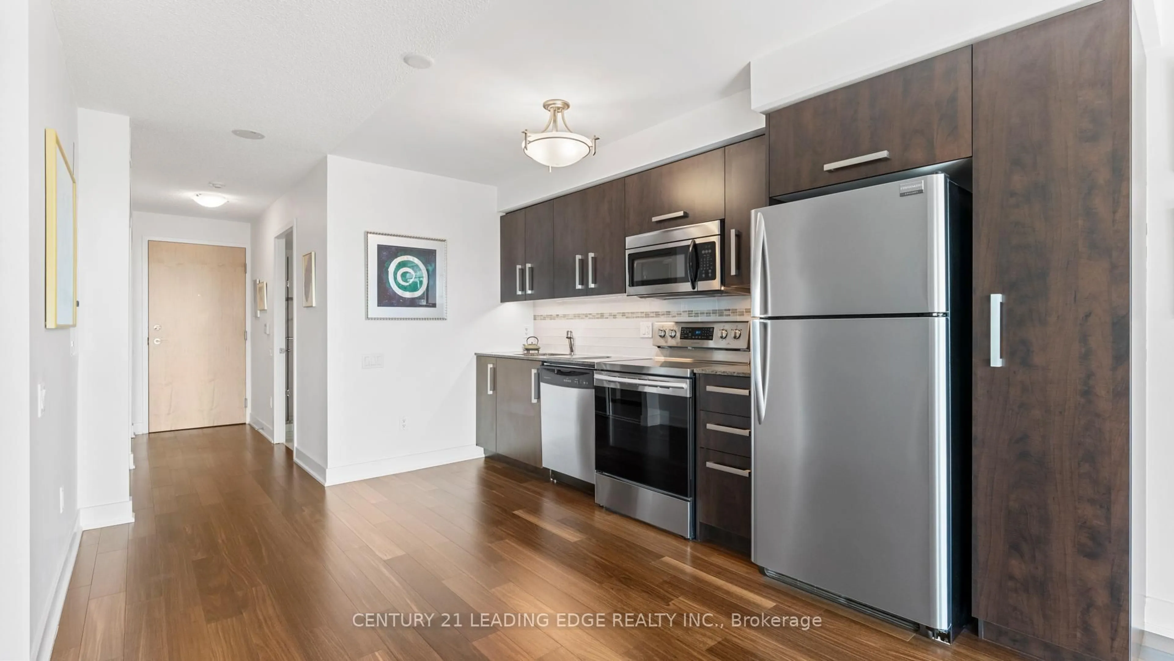 Standard kitchen, wood/laminate floor for 1048 Broadview Ave #1602, Toronto Ontario M4K 2B8