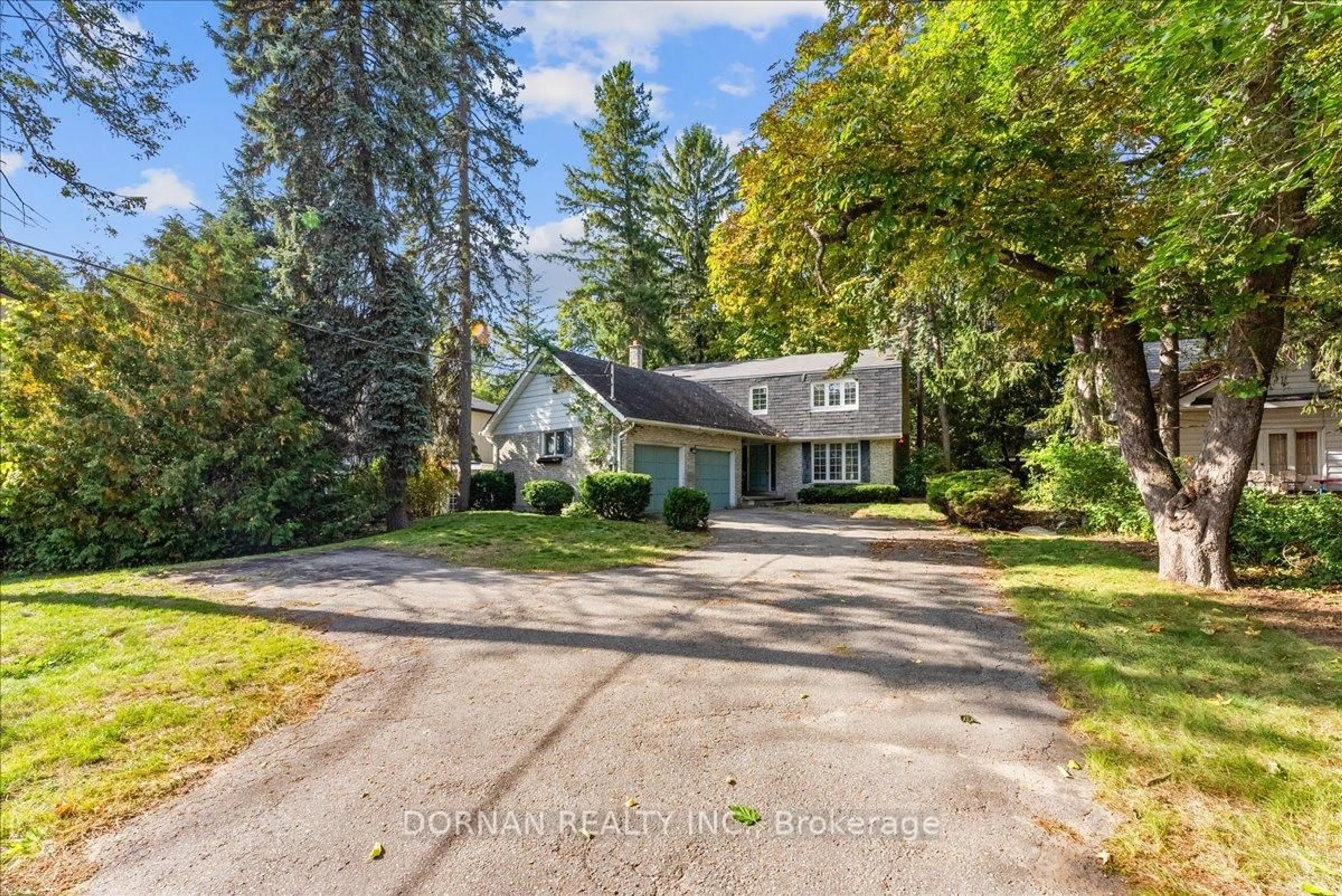 A pic from outside/outdoor area/front of a property/back of a property/a pic from drone, street for 6158 Kingston Rd, Toronto Ontario M1C 1K8