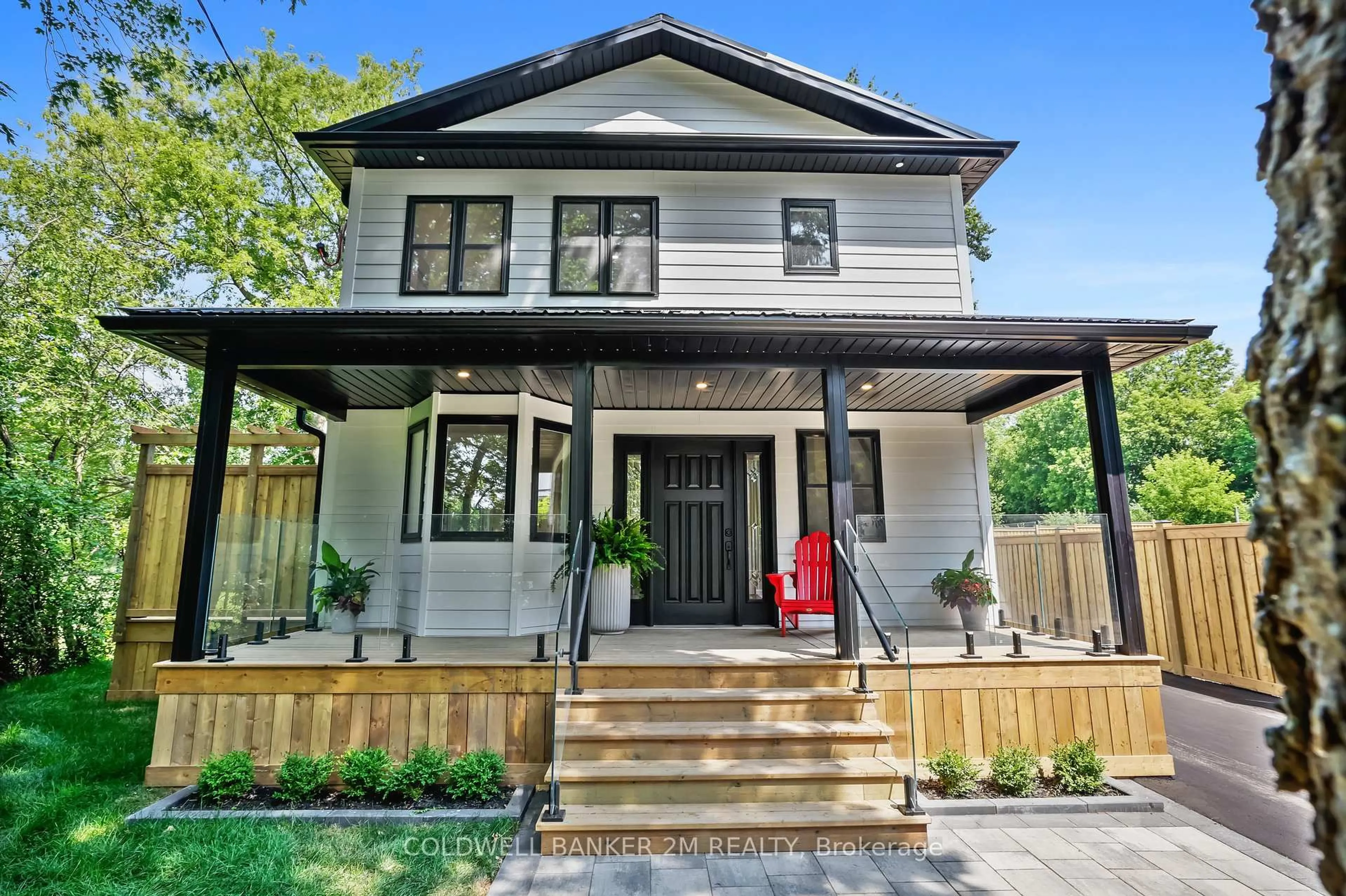 Home with vinyl exterior material, street for 128 Buckingham Ave, Oshawa Ontario L1G 2K5