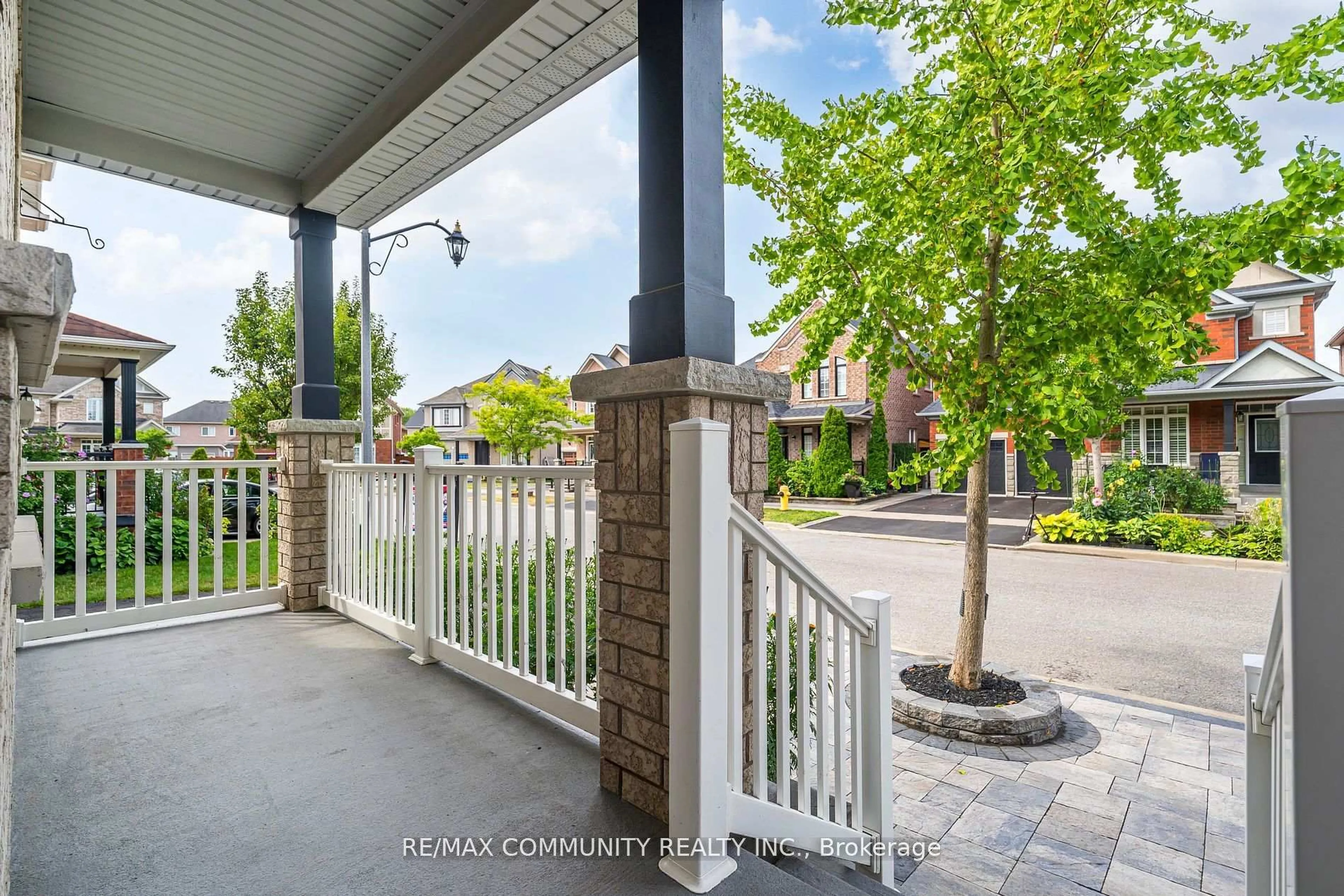 Patio, street for 7 Cragg Cres, Ajax Ontario L1T 0E4