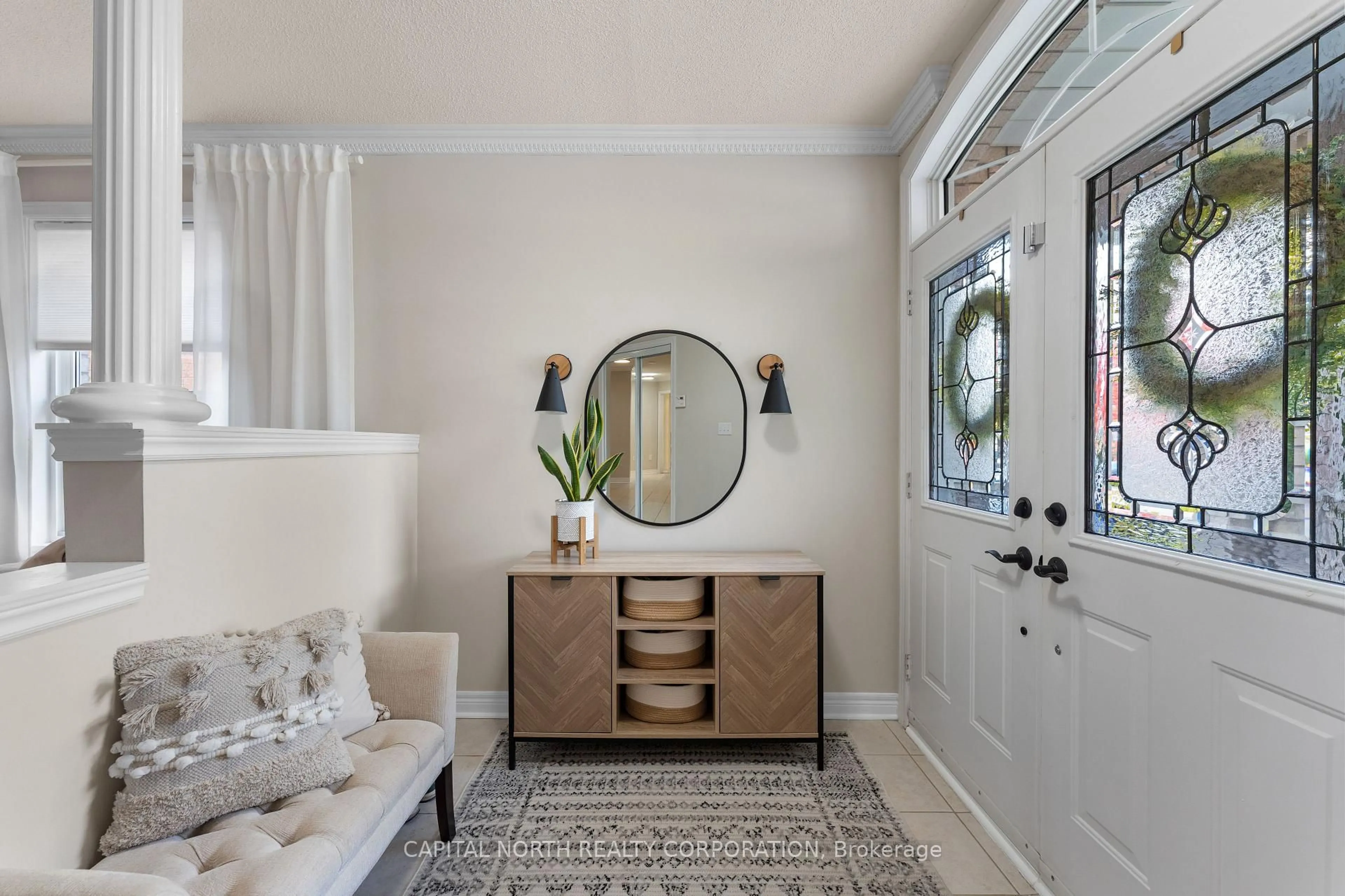 Indoor entryway for 127 Baycliffe Dr, Whitby Ontario L1P 1V5