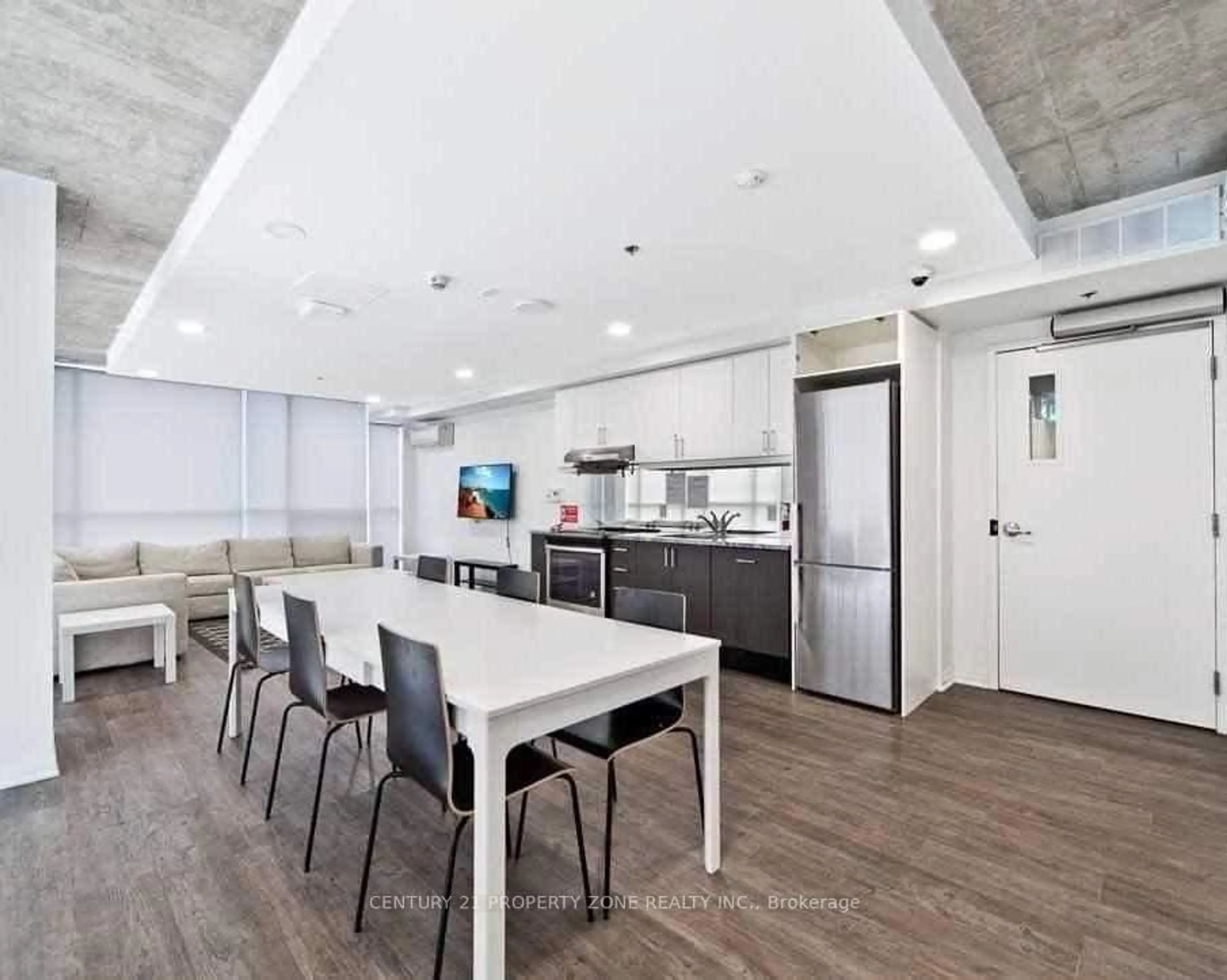 Open concept kitchen, unknown for 1900 Simcoe St #639, Oshawa Ontario L1G 4Y3