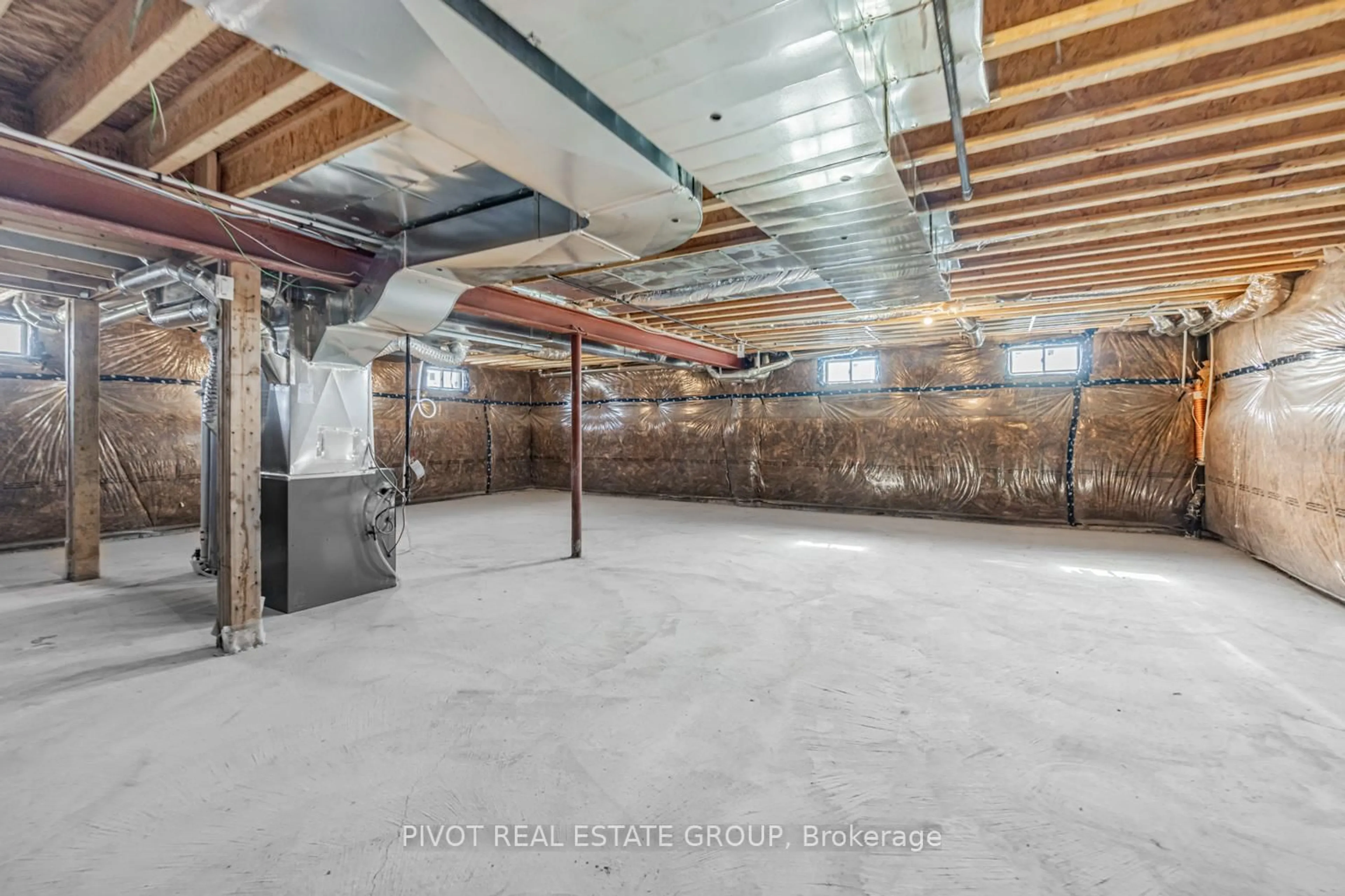 Unknown for 32 Waterfront Cres, Whitby Ontario L1N 0M9