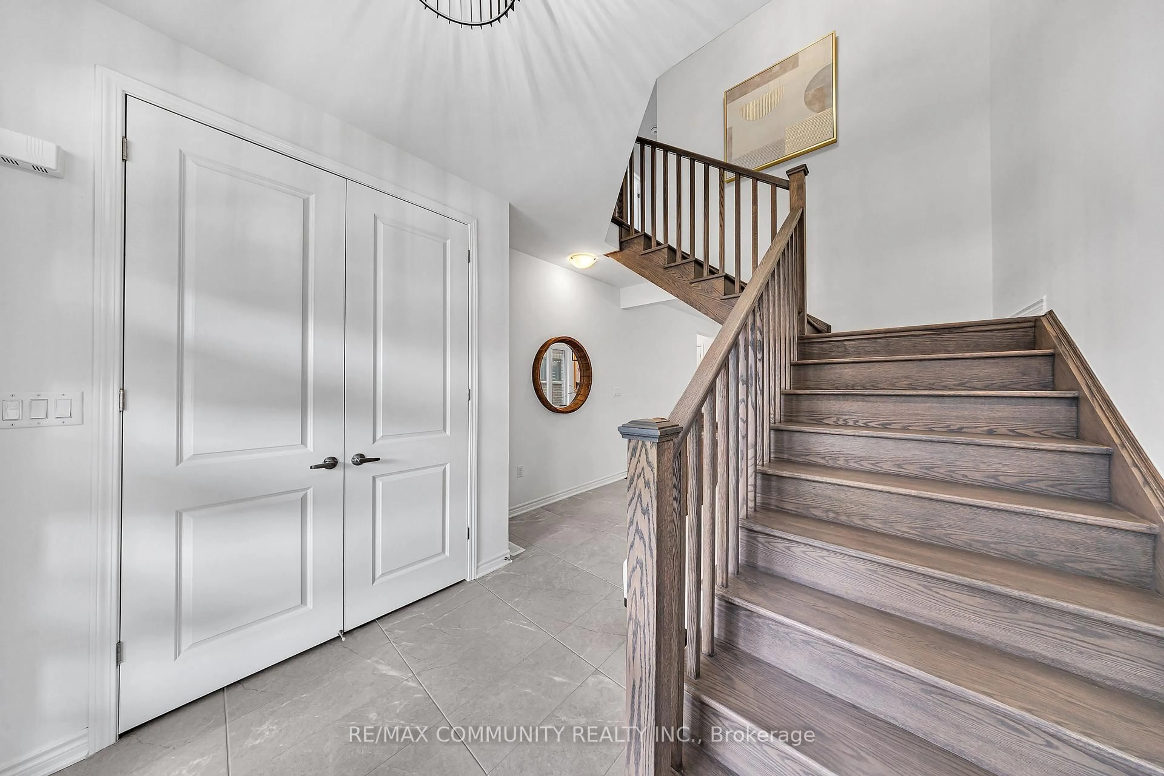 Unknown for 2979 Heartwood Lane, Pickering Ontario L1X 0P1