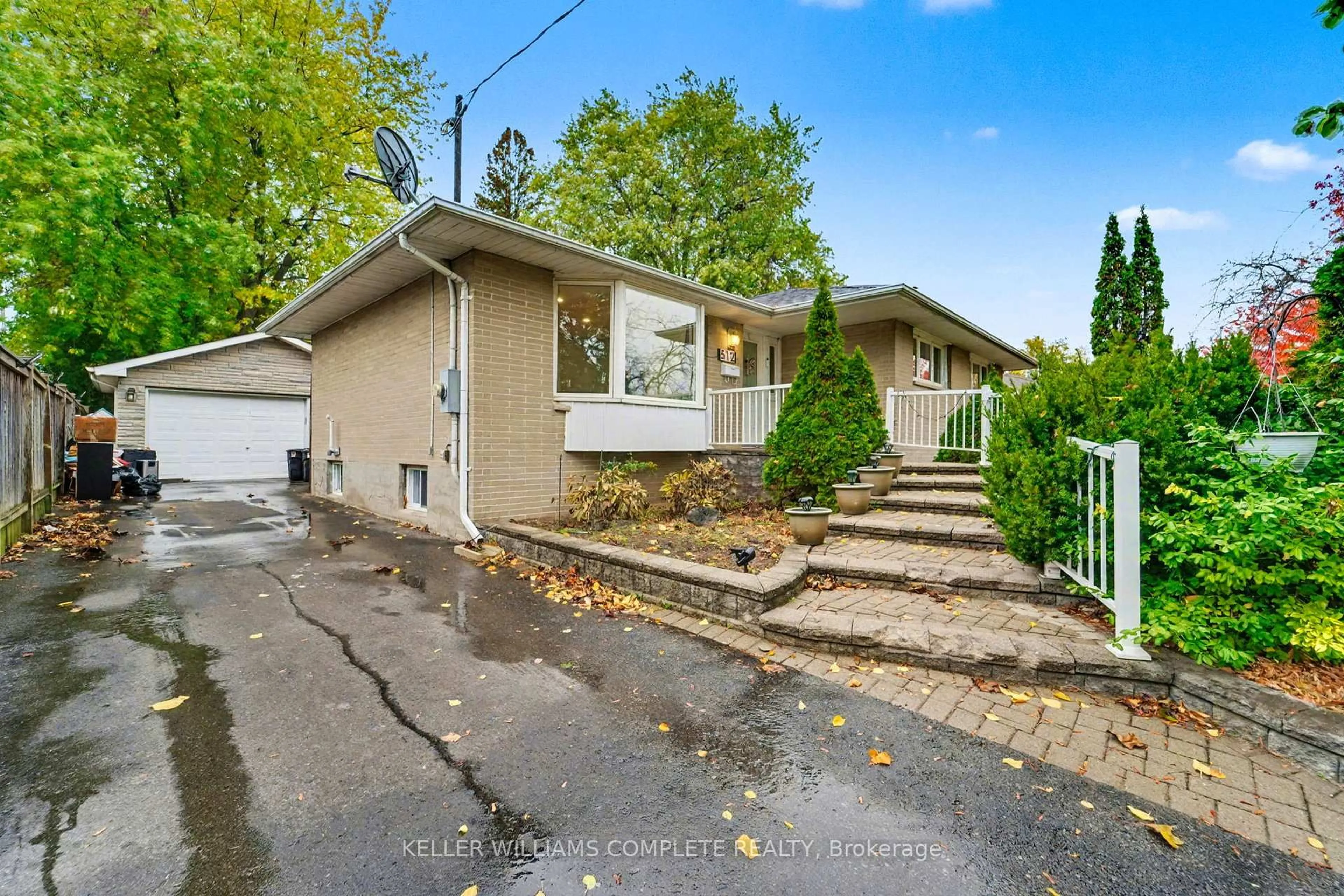 A pic from outside/outdoor area/front of a property/back of a property/a pic from drone, street for 512 FINUCANE St, Oshawa Ontario L1J 5L3