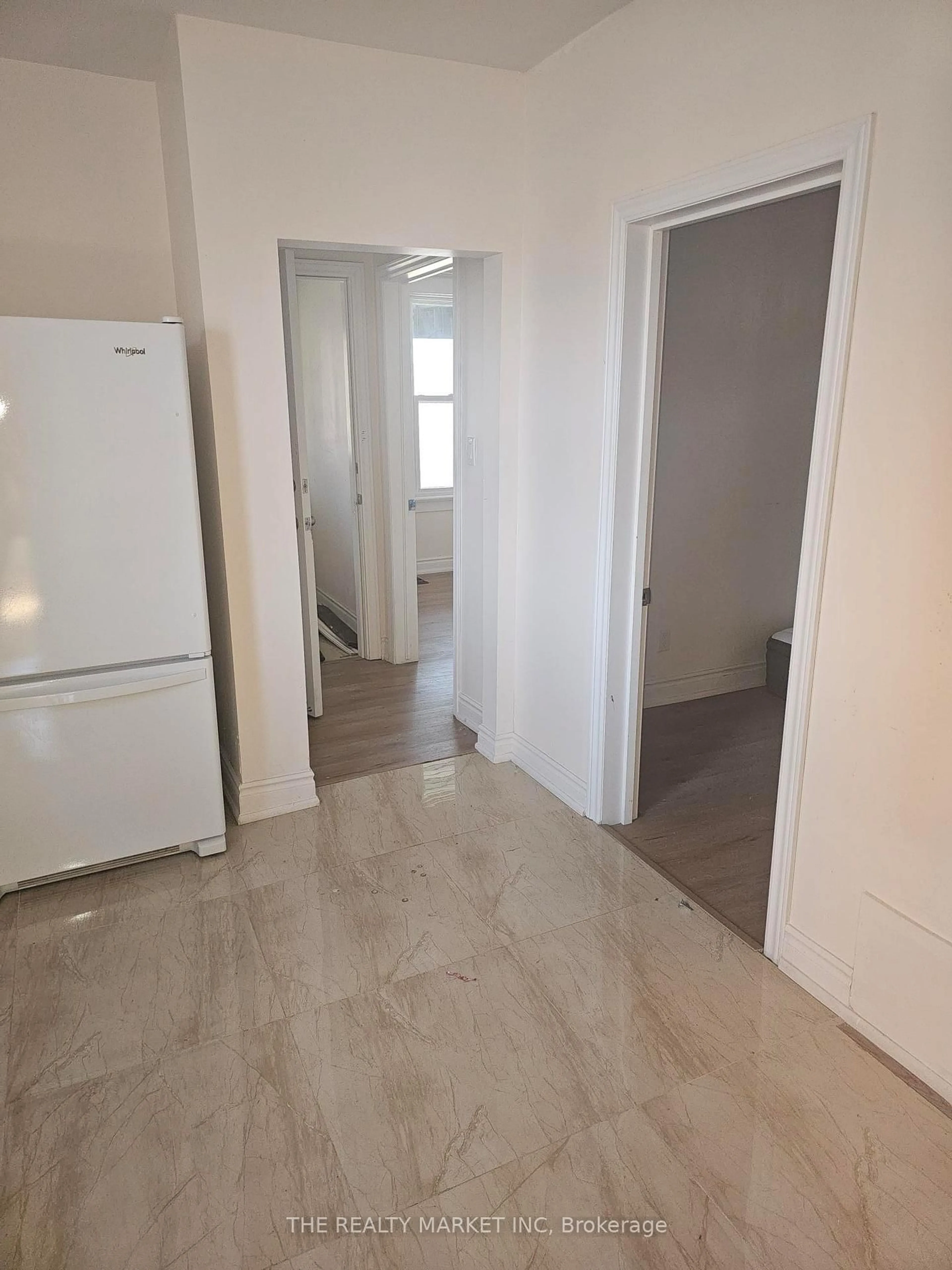 A pic of a room for 58 Kenneth Ave, Oshawa Ontario L1G 5N2