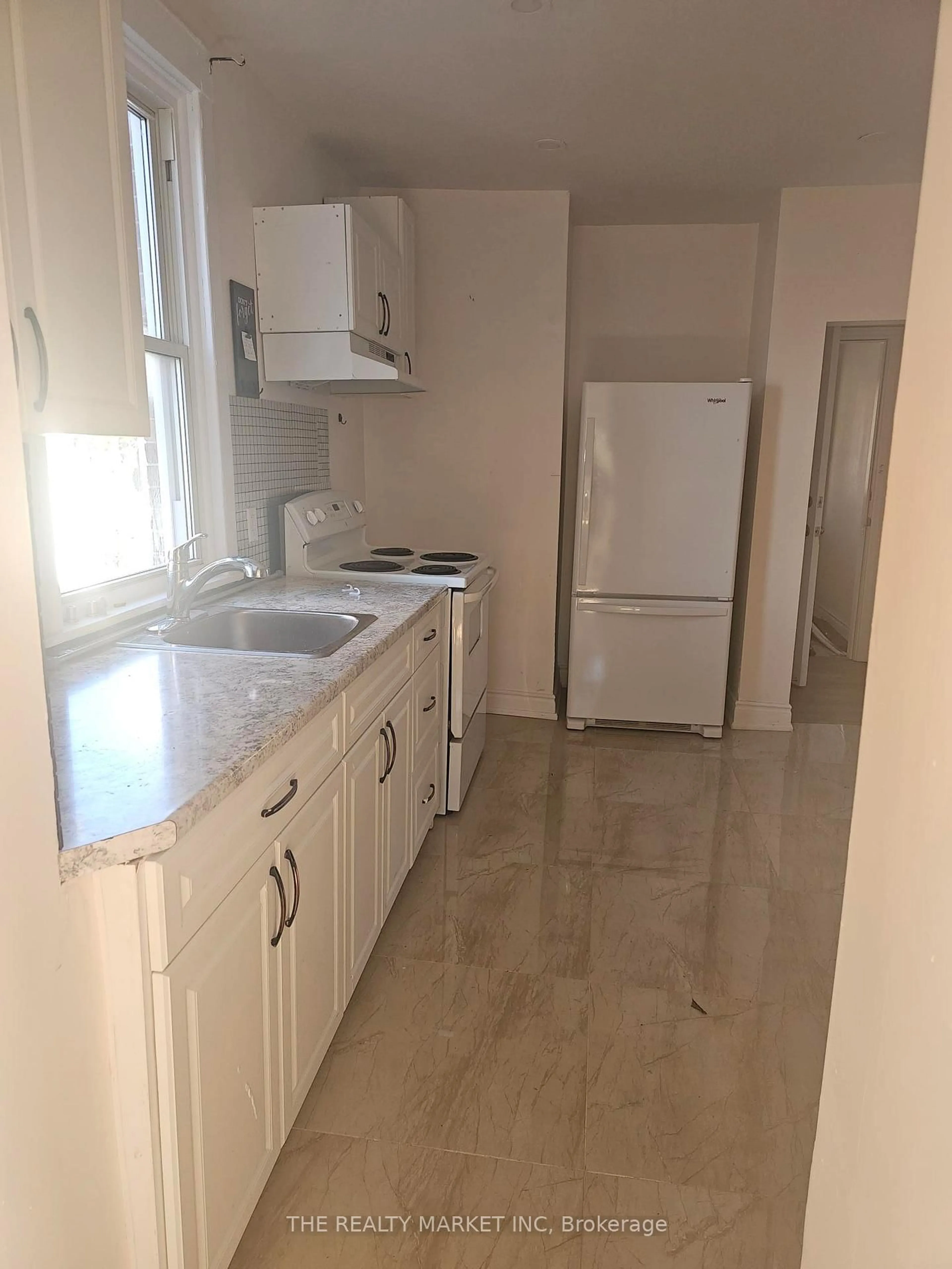Standard kitchen, unknown for 58 Kenneth Ave, Oshawa Ontario L1G 5N2