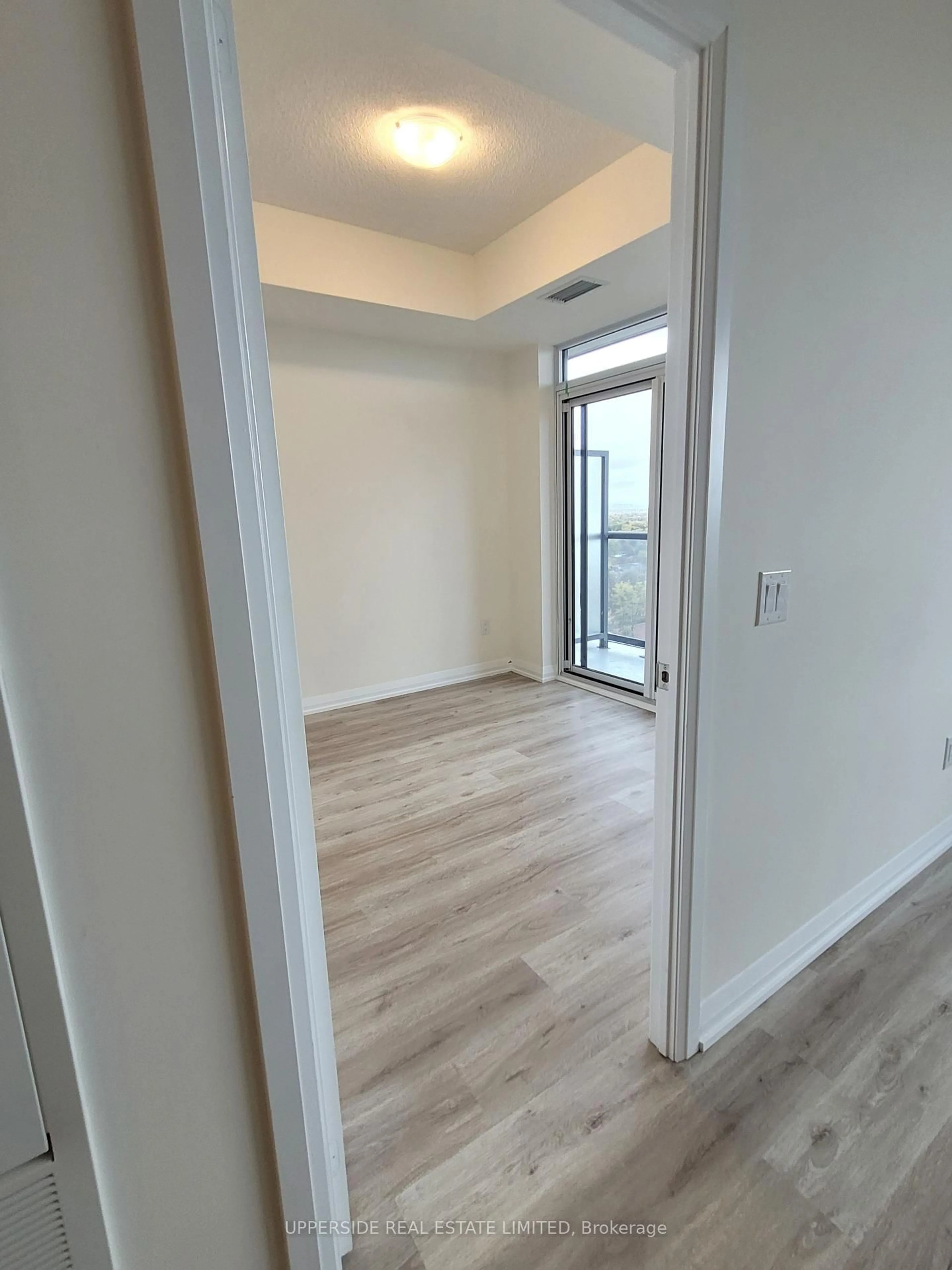 A pic of a room for 3270 Sheppard Ave #1521, Toronto Ontario M1T 3K3