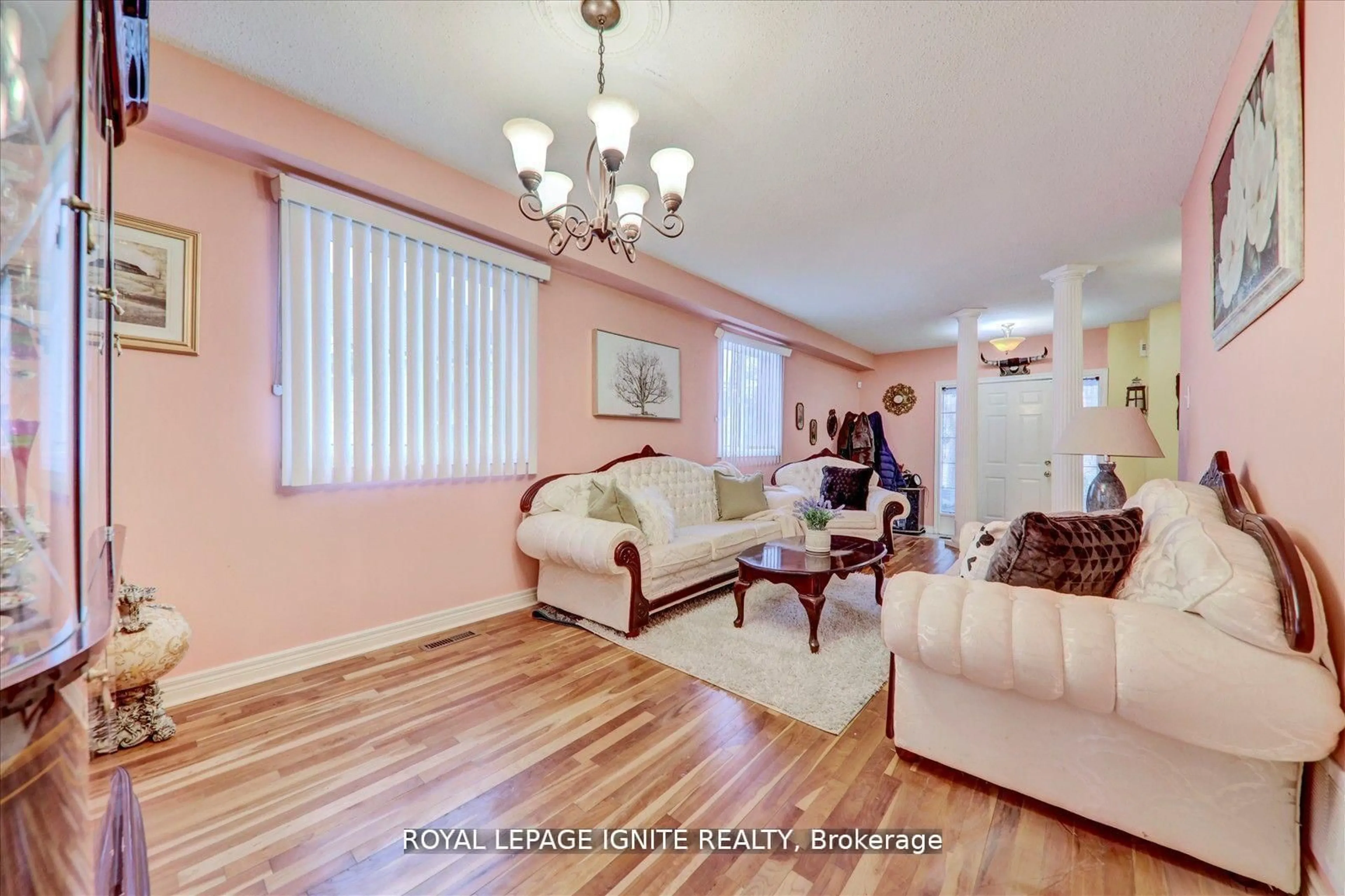 Living room with furniture, unknown for 38 Rodda Blvd, Toronto Ontario M1E 2Z6