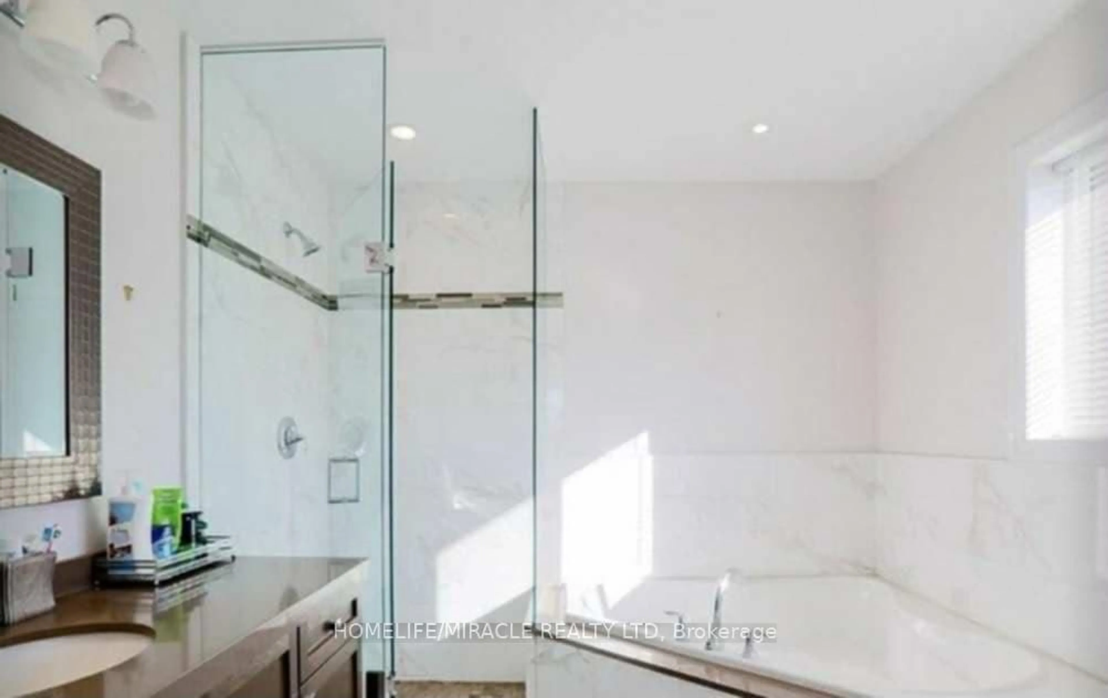 Contemporary bathroom, ceramic/tile floor for 117 Magnolia Ave, Toronto Ontario M1K 3K7