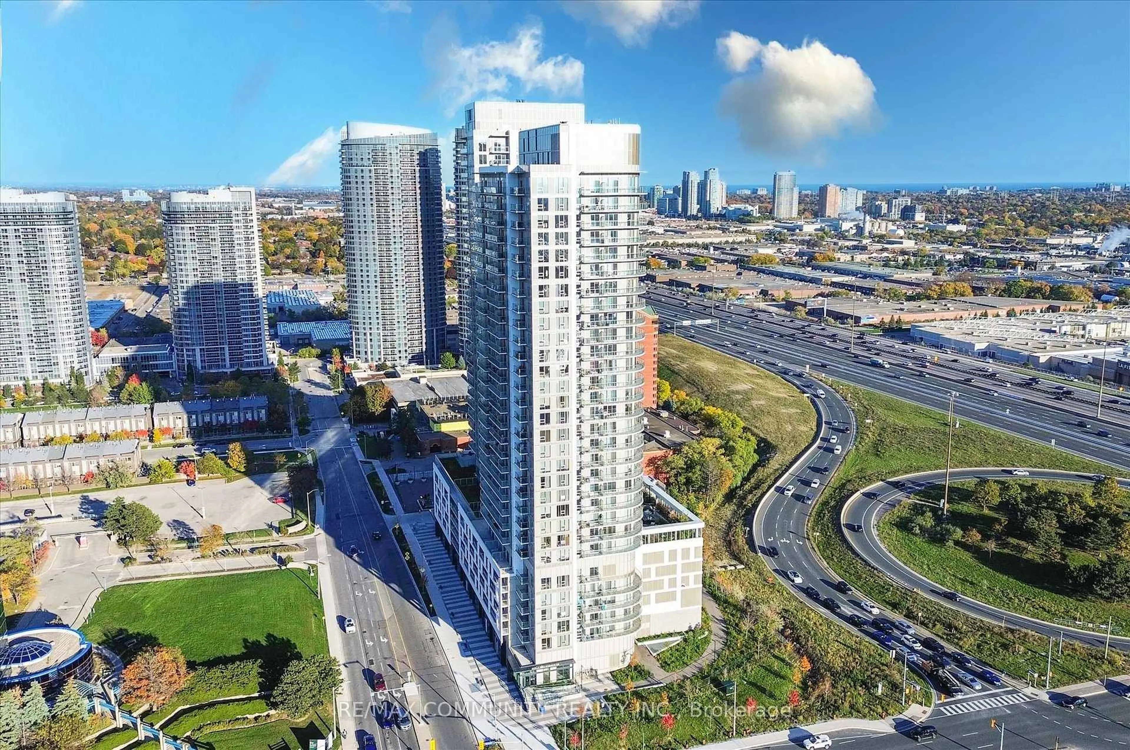 A pic from outside/outdoor area/front of a property/back of a property/a pic from drone, city buildings view from balcony for 2031 Kennedy Rd #1922, Toronto Ontario M1T 0B8