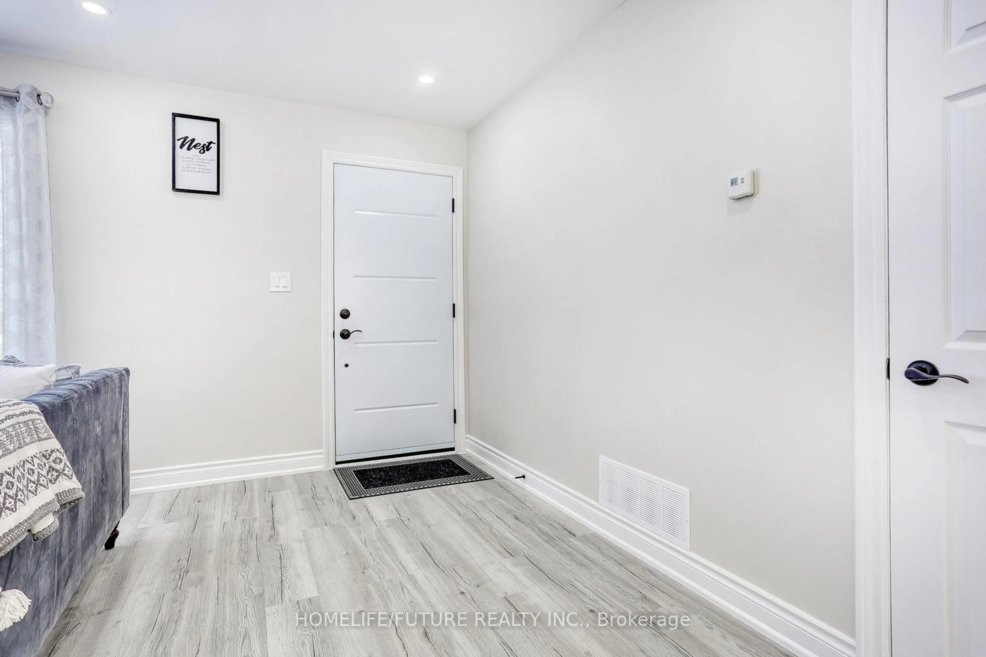 Indoor entryway for 602 Finucane St, Oshawa Ontario L1J 5L6