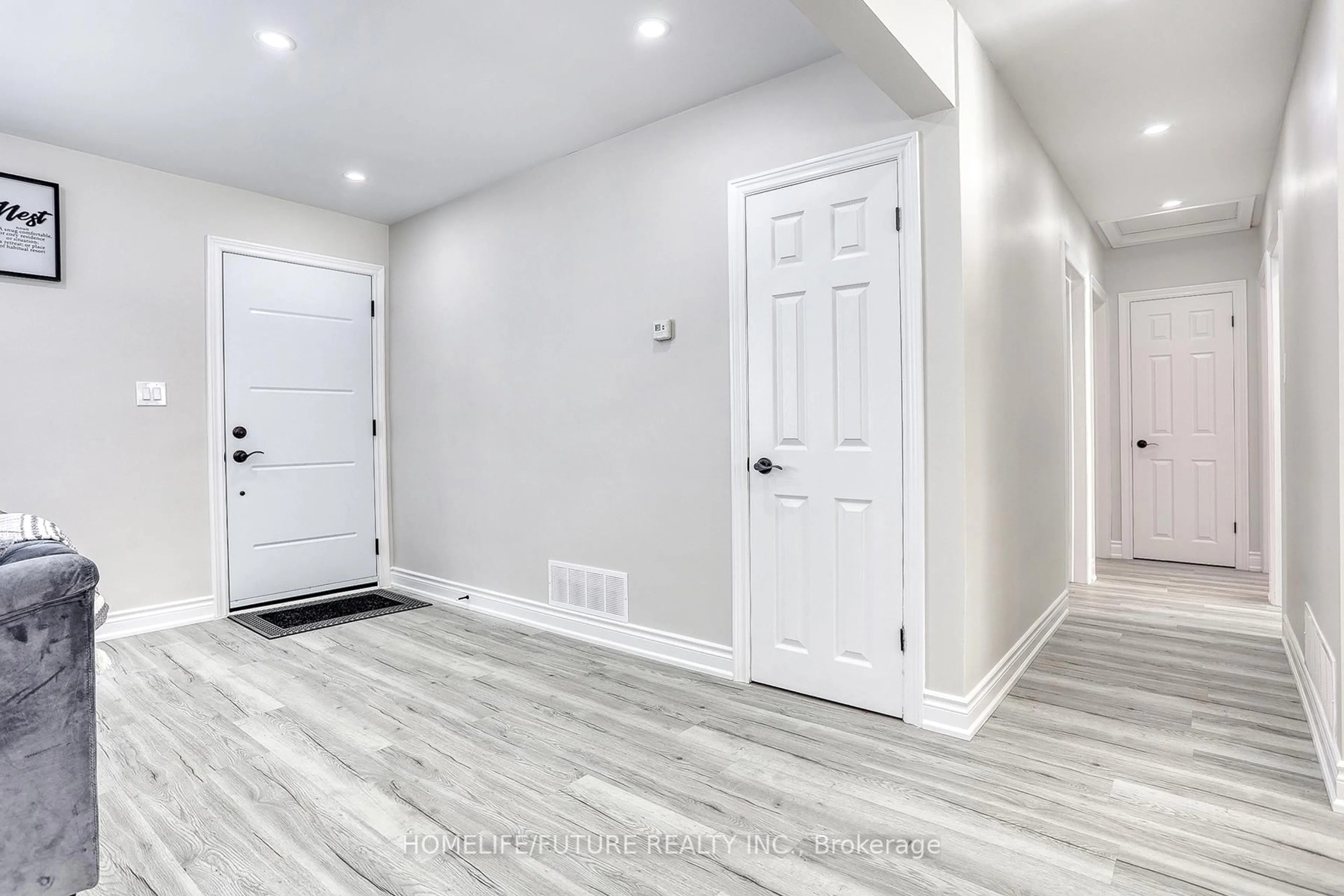 Indoor entryway for 602 Finucane St, Oshawa Ontario L1J 5L6