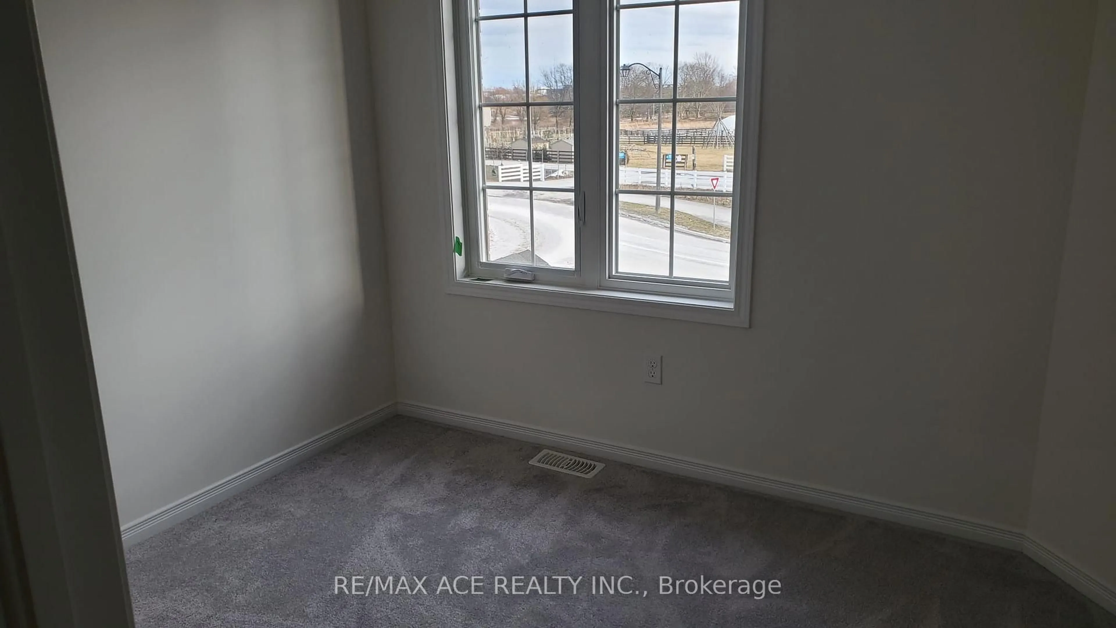 A pic of a room for 334 Britannia Ave, Oshawa Ontario L1L 0L8