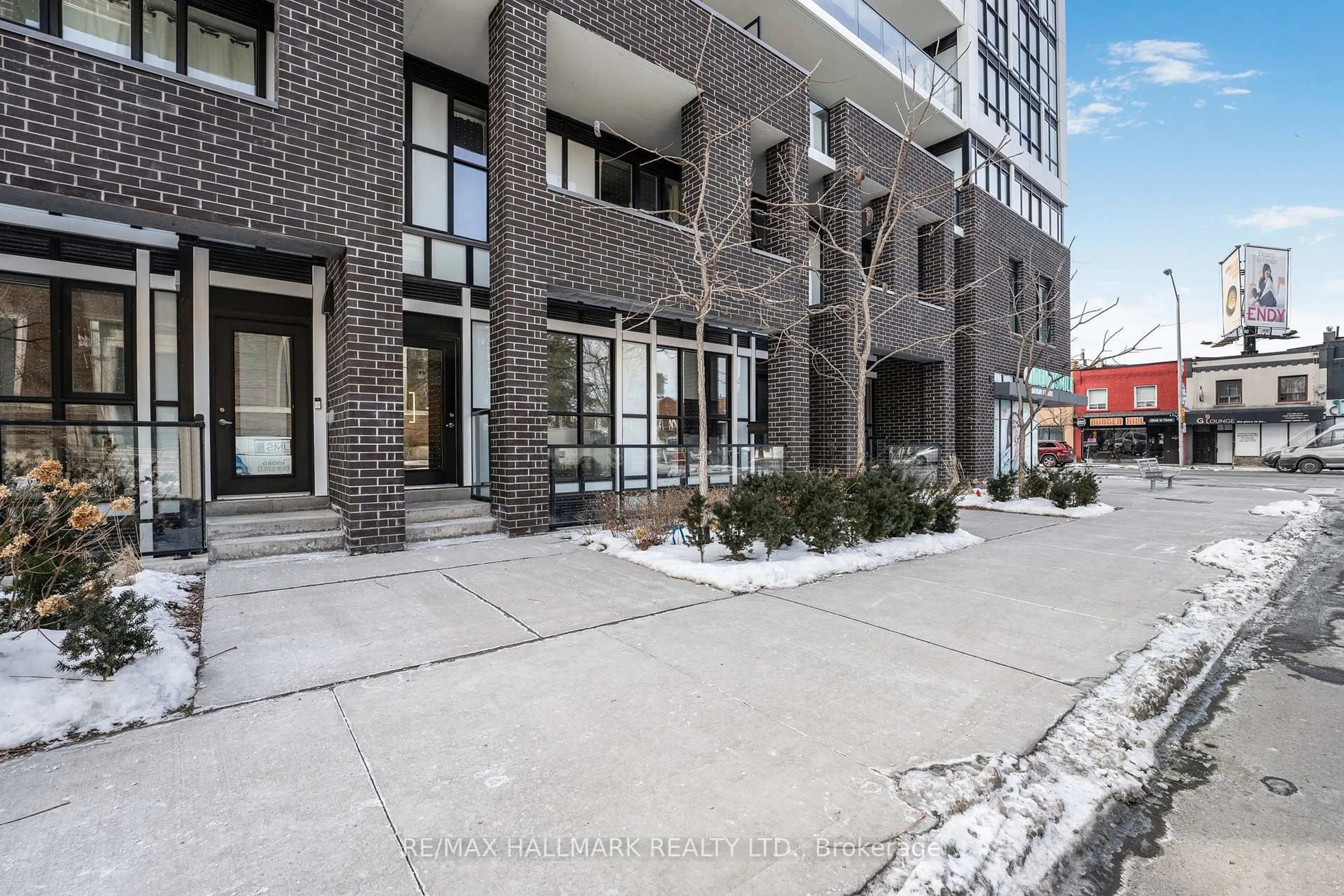 Patio, street for 2301 Danforth Ave #TH 103, Toronto Ontario M4C 1K5