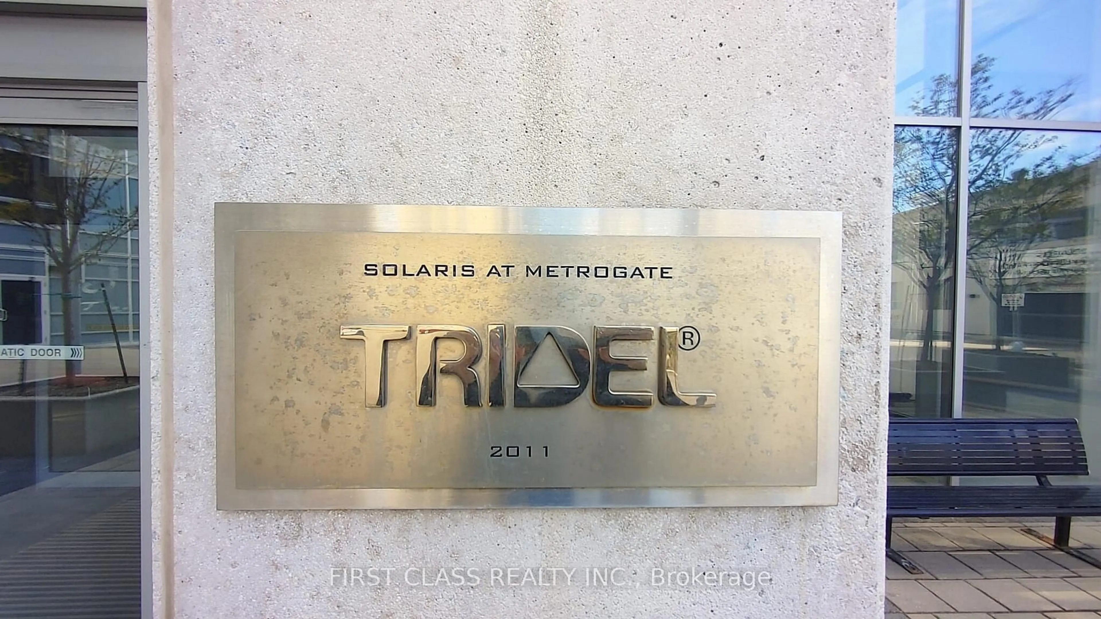 Indoor foyer for 135 Village Green Sq #1616, Toronto Ontario M1S 0G4