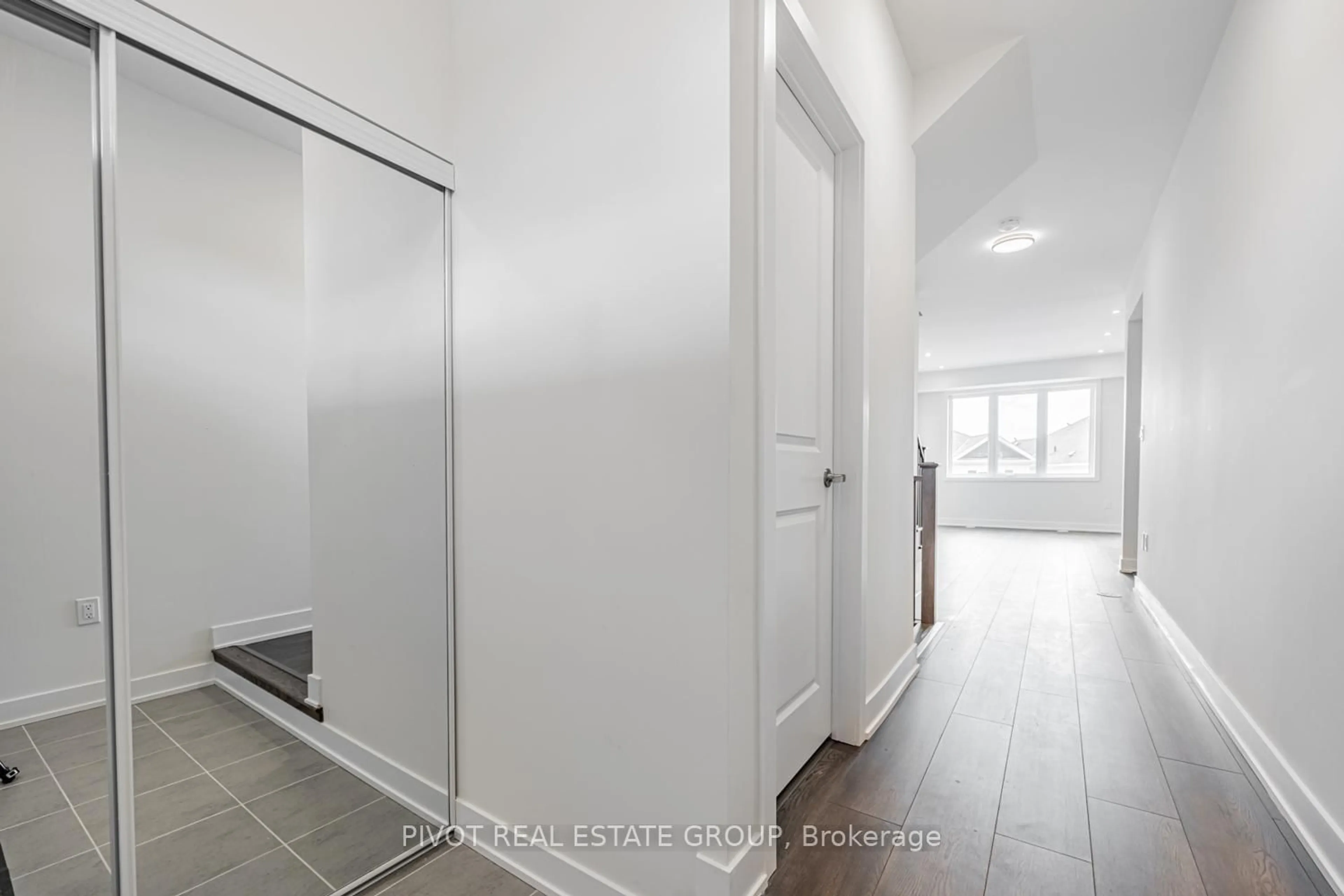 Indoor entryway for 9 Lively Way, Whitby Ontario L1R 0S3