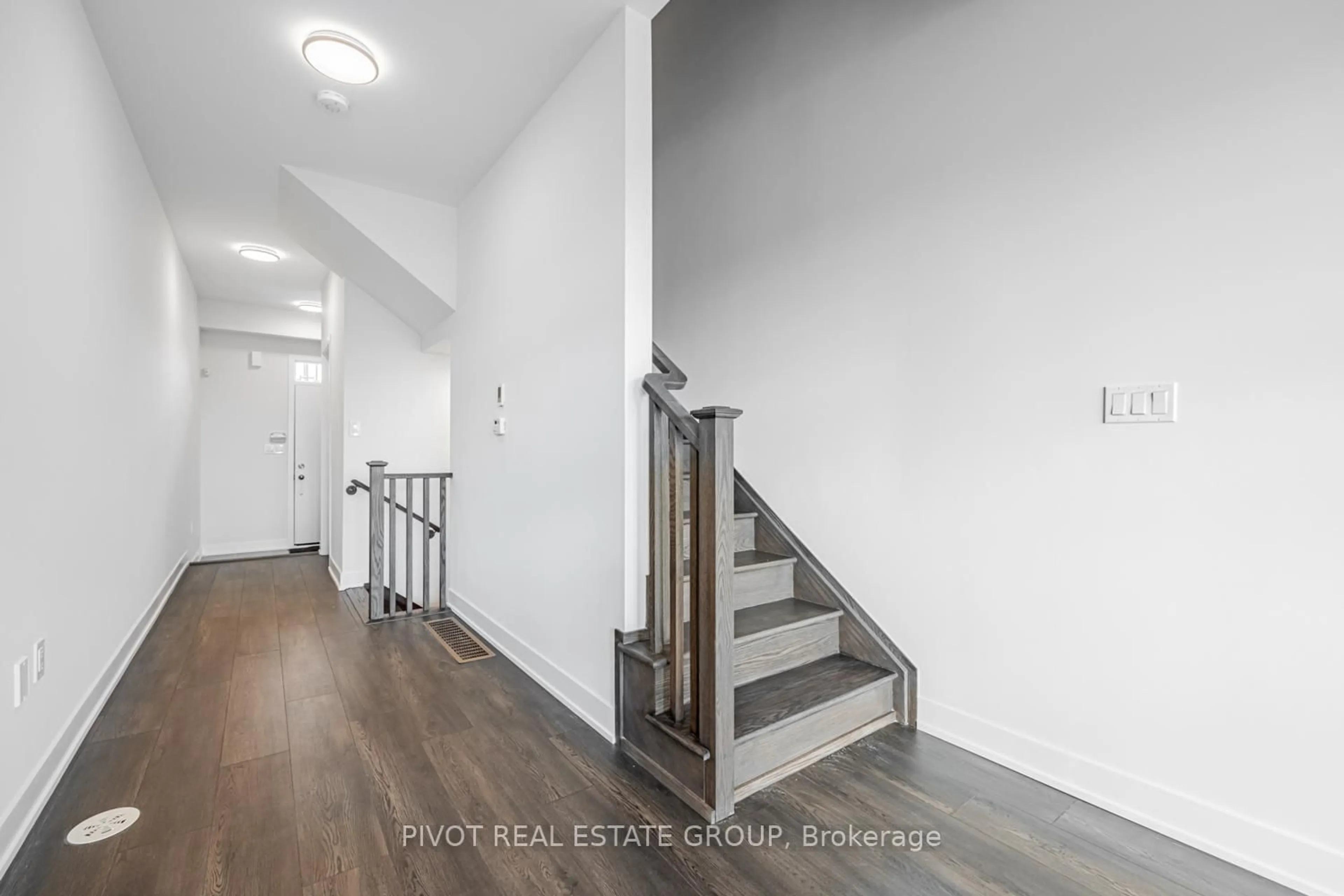 Unknown for 9 Lively Way, Whitby Ontario L1R 0S3