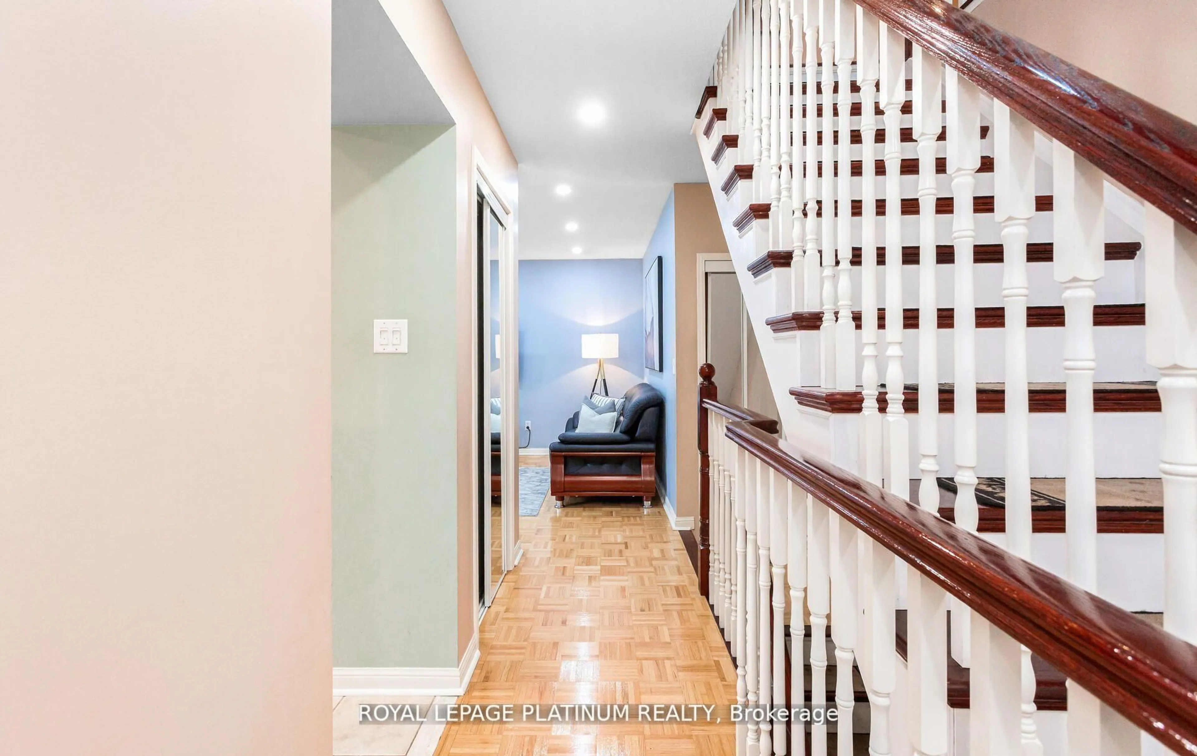 Indoor entryway for 4 Skipperhill Cres, Toronto Ontario M1X 1W2