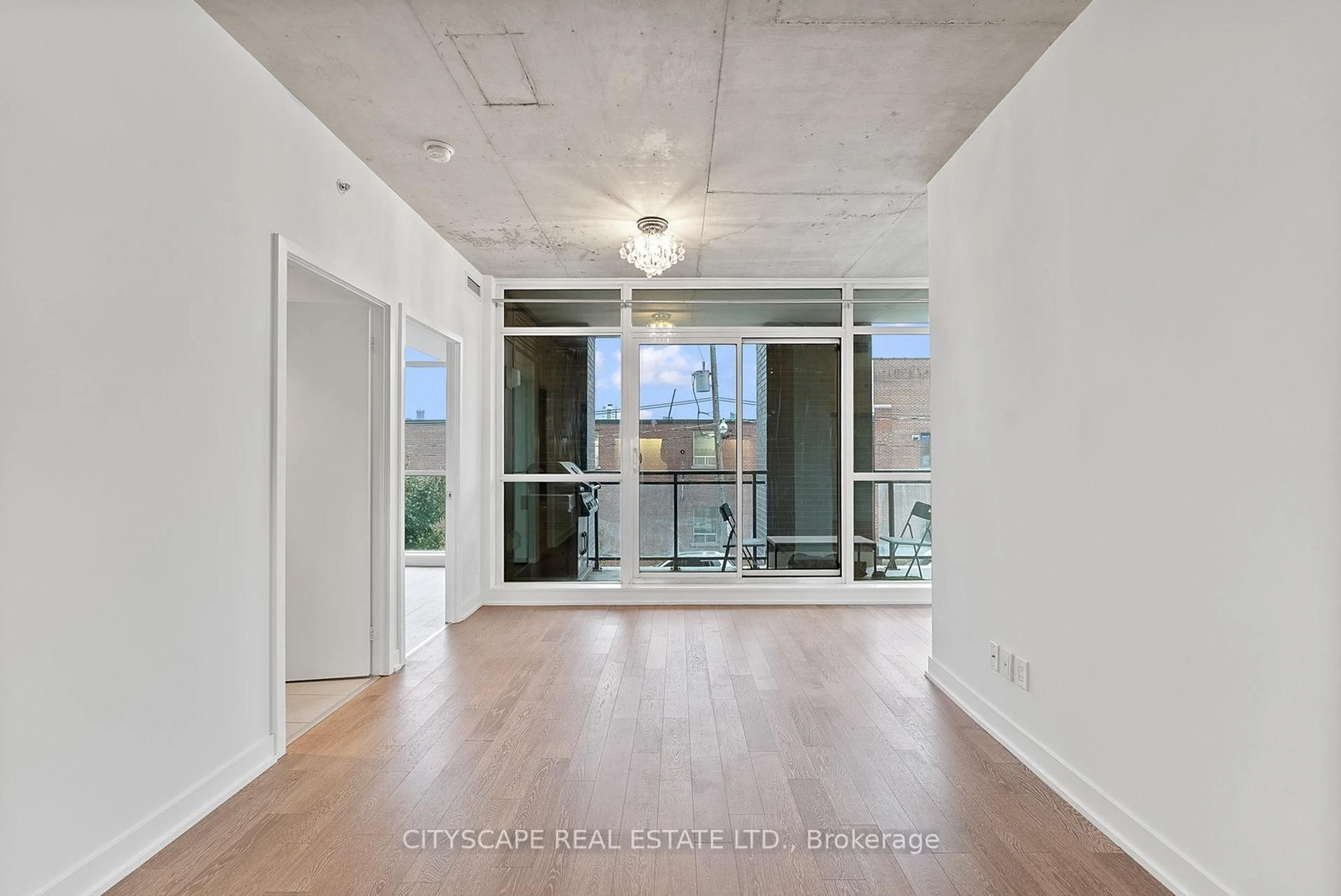 Indoor foyer for 1190 Dundas St #220, Toronto Ontario M4M 0C5