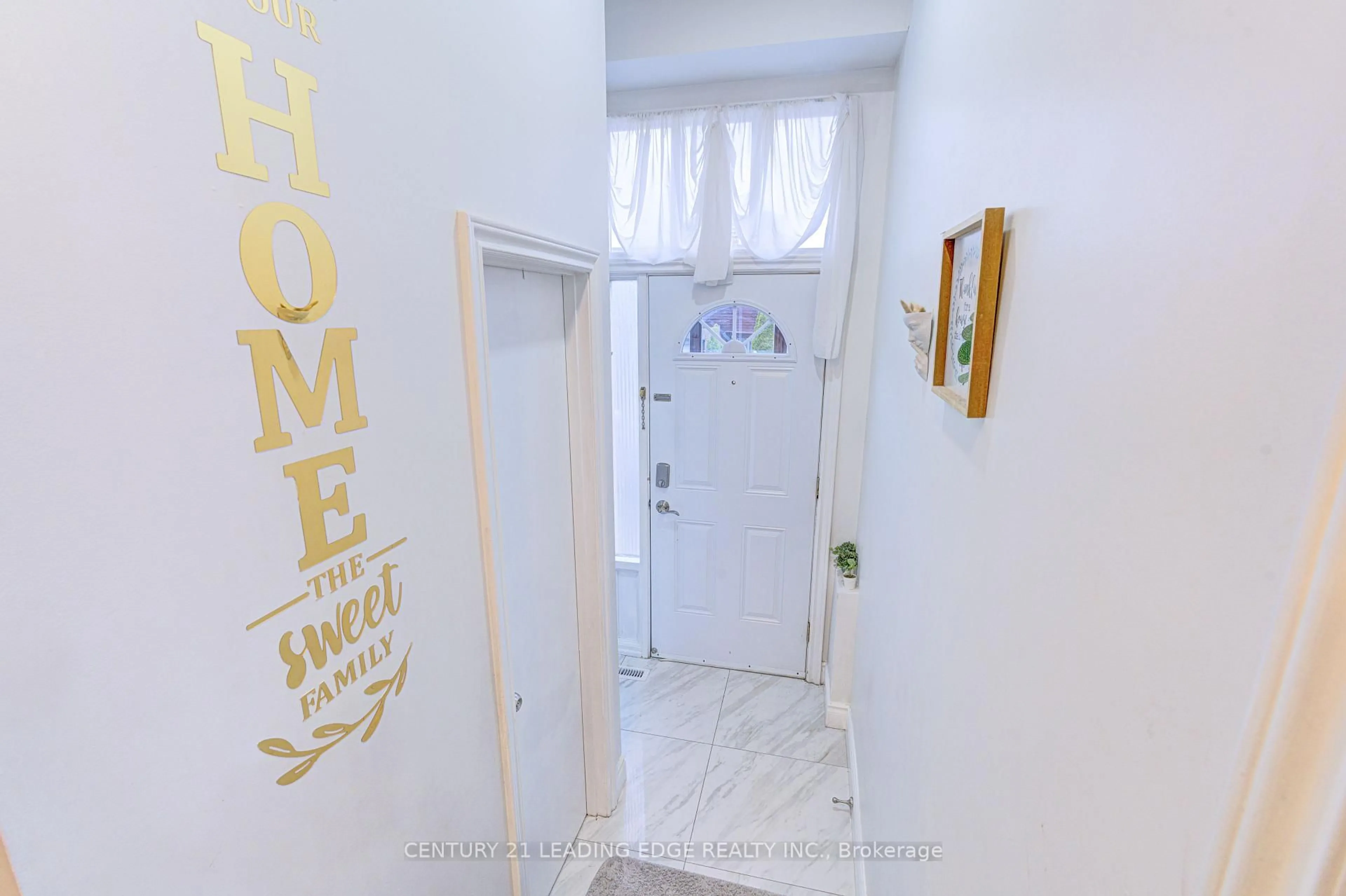Indoor entryway for 81 Brookmill Blvd #41, Toronto Ontario M1W 2H3