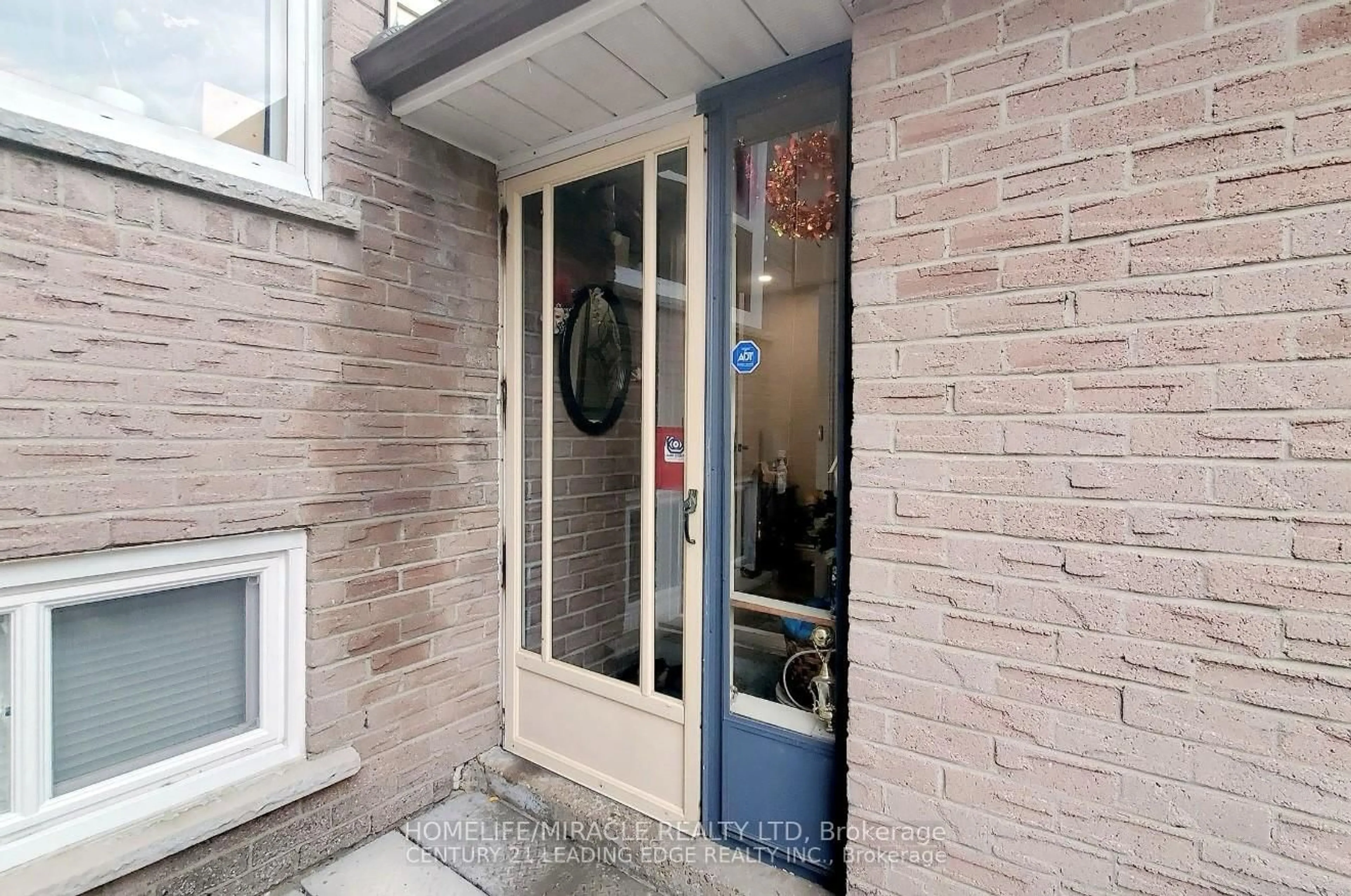 Indoor entryway for 28 Scotney Grve, Toronto Ontario M1B 2S4