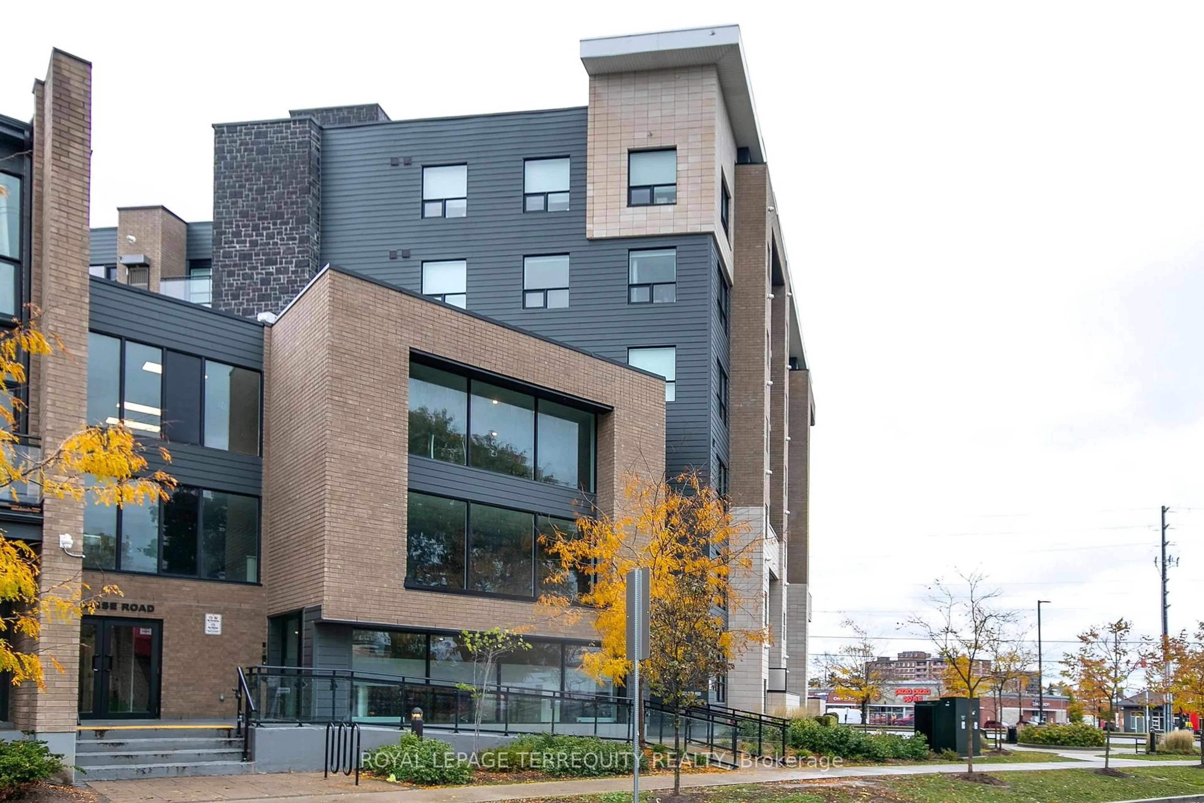 Patio, building for 1 Falaise Rd #318, Toronto Ontario M1E 0B9