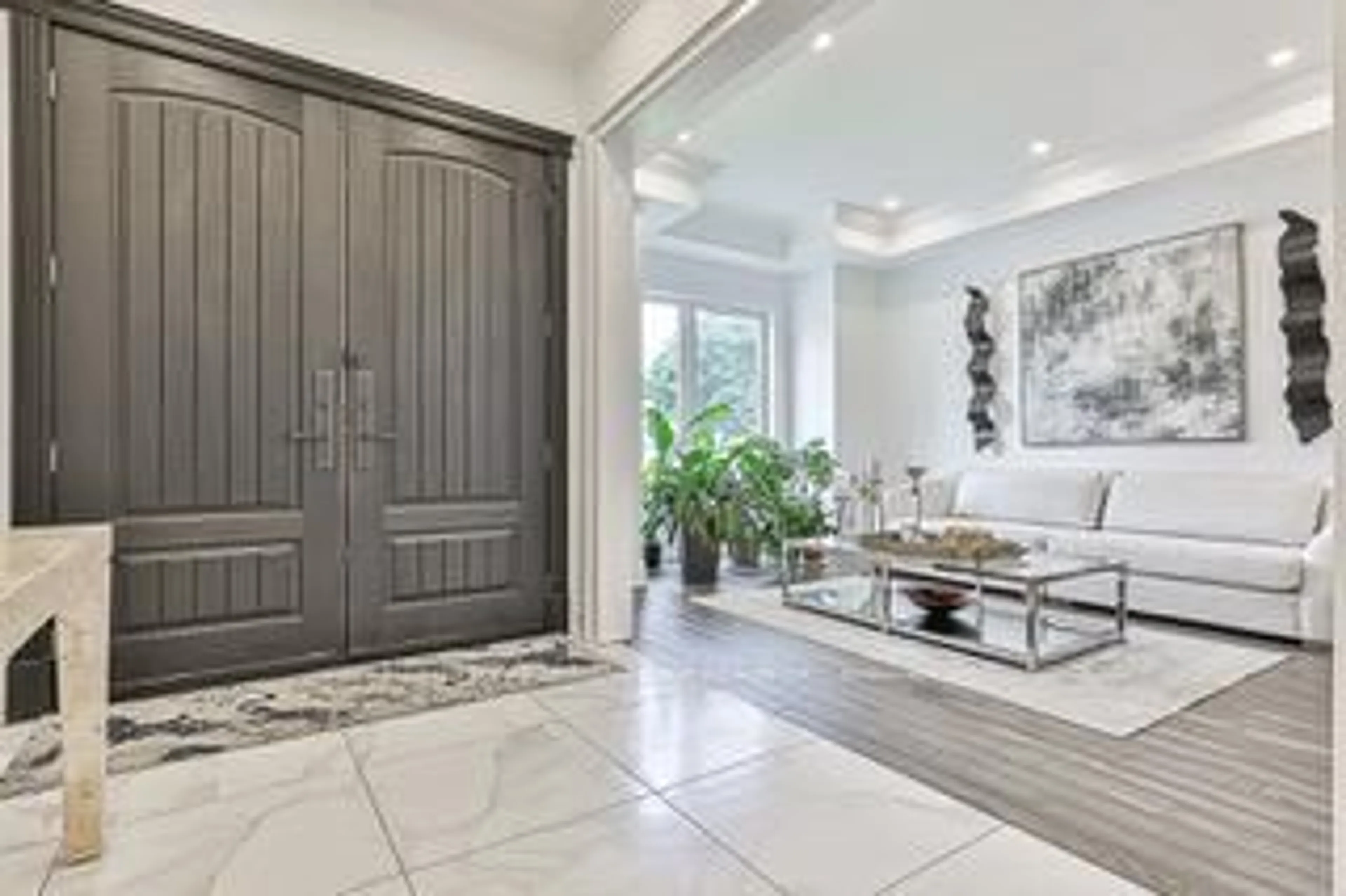 Indoor entryway for 43 Buena Vista Ave, Toronto Ontario M1S 1J3