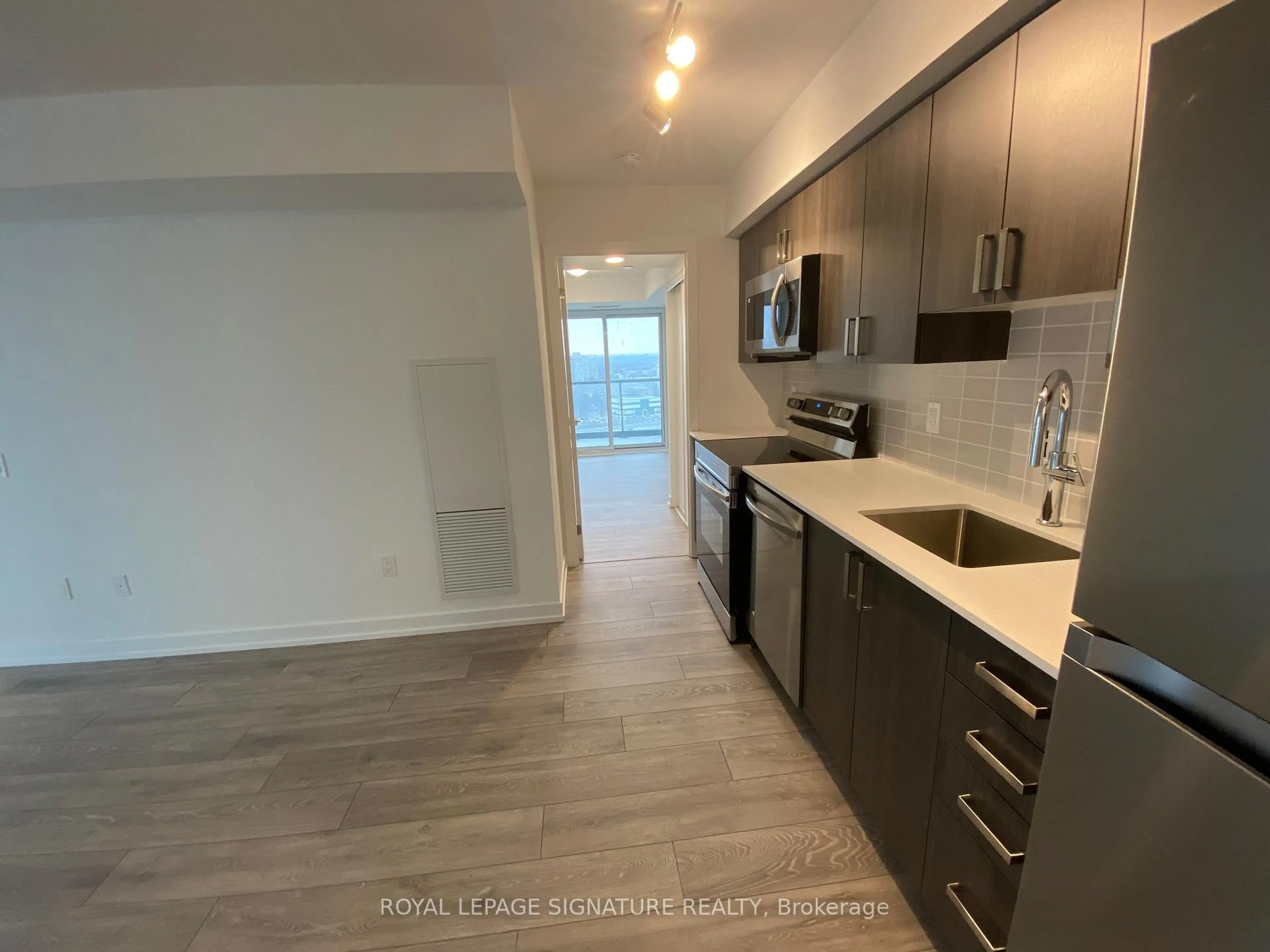 Standard kitchen, unknown for 1455 Celebration Dr #1708, Pickering Ontario L1W 3R5