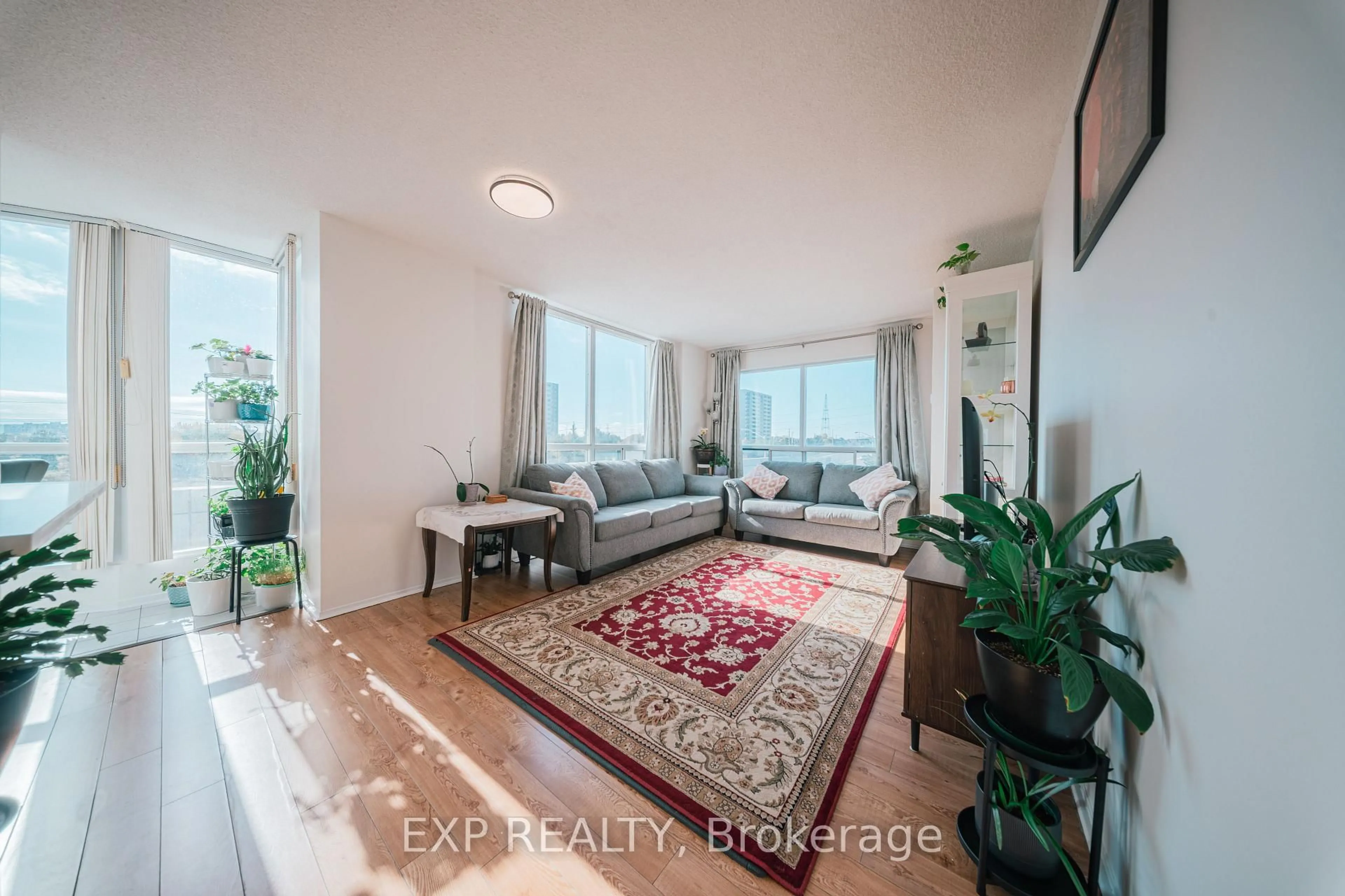 A pic of a room for 2550 Lawrence Ave #310, Toronto Ontario M1P 4Z3