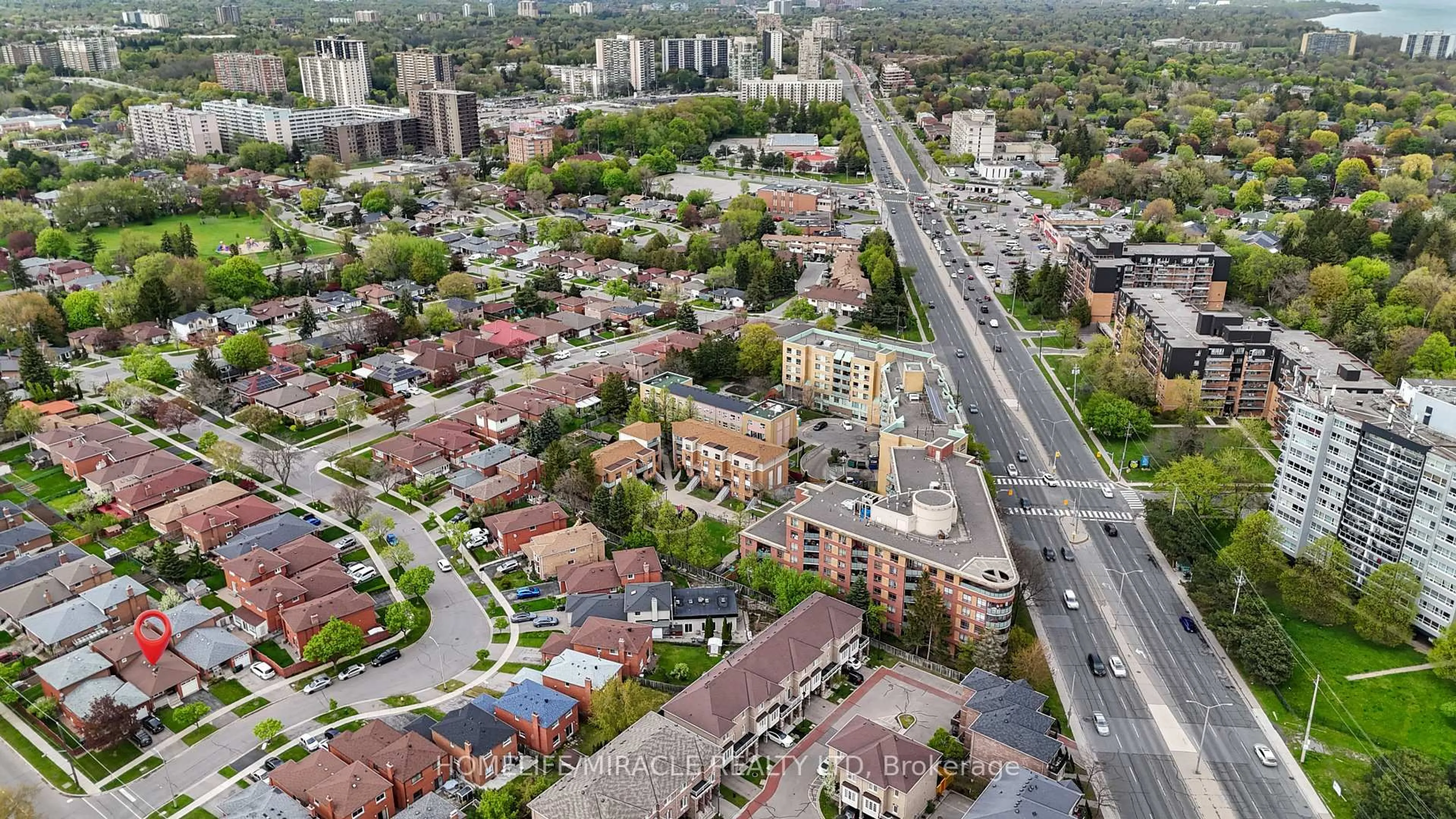 A pic from outside/outdoor area/front of a property/back of a property/a pic from drone, city buildings view from balcony for 4 Greendowns Dr, Toronto Ontario M1M 2G7