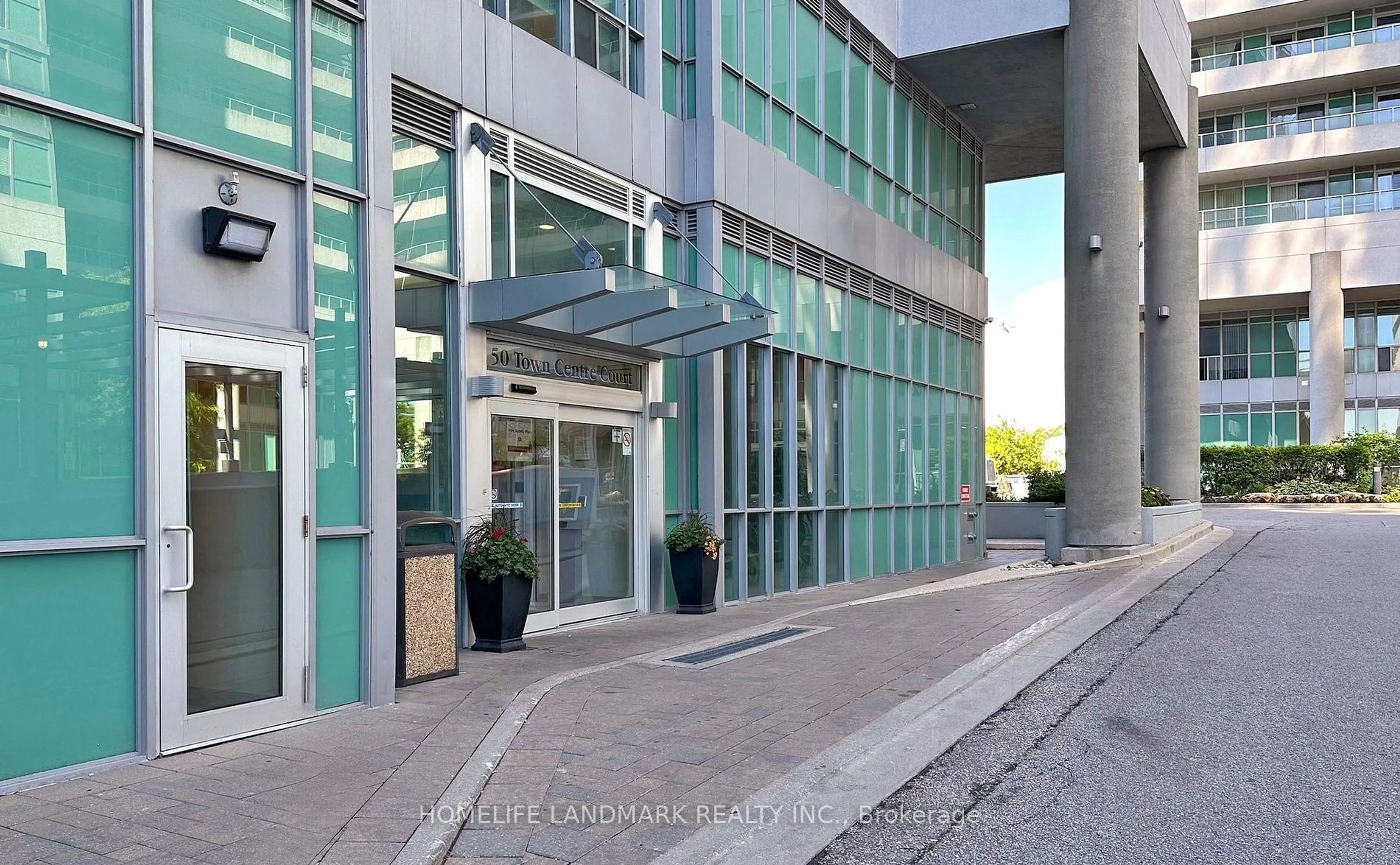 Indoor foyer for 50 Town Centre Crt #406, Toronto Ontario M1P 4Y7